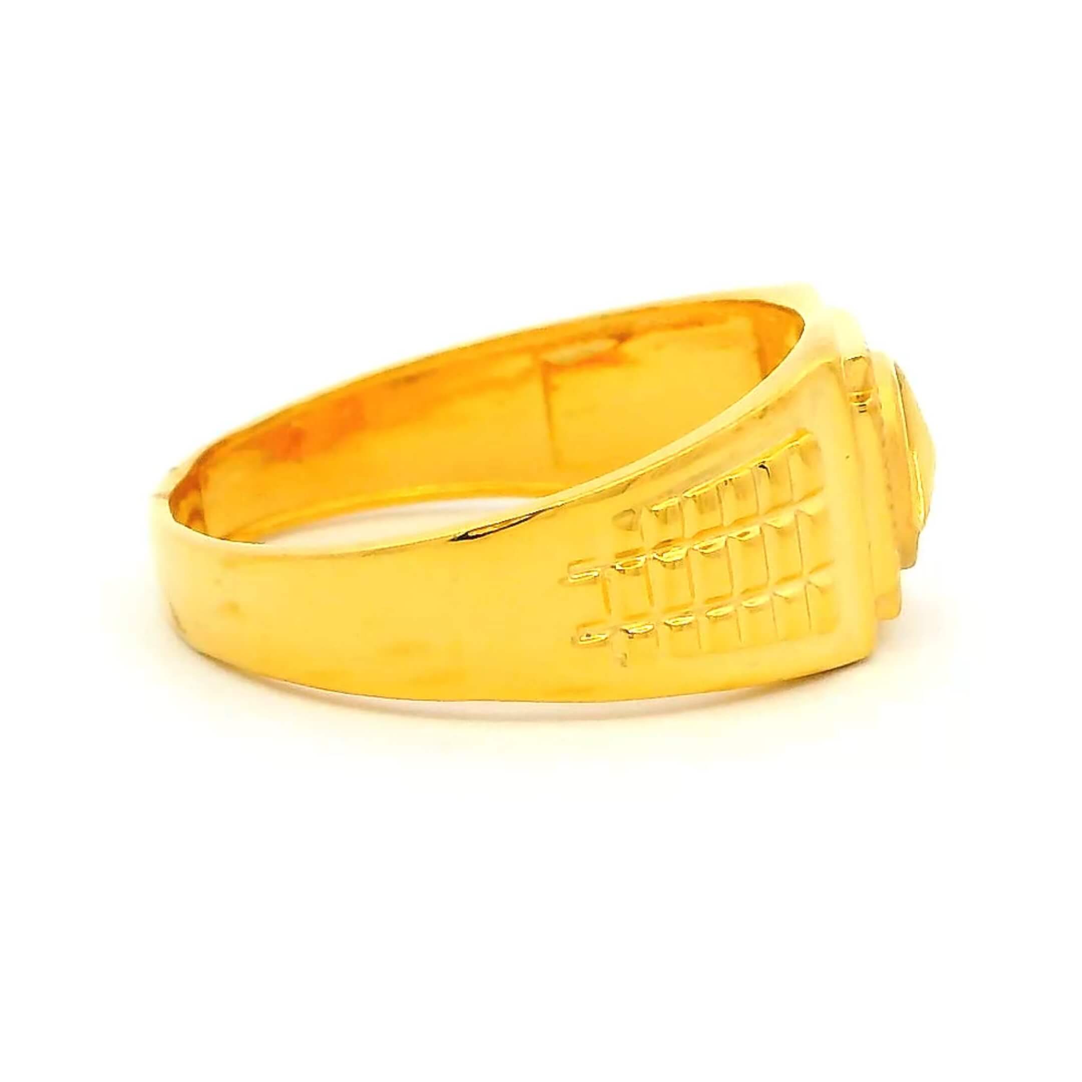 Pristine Elegance Gold Ring