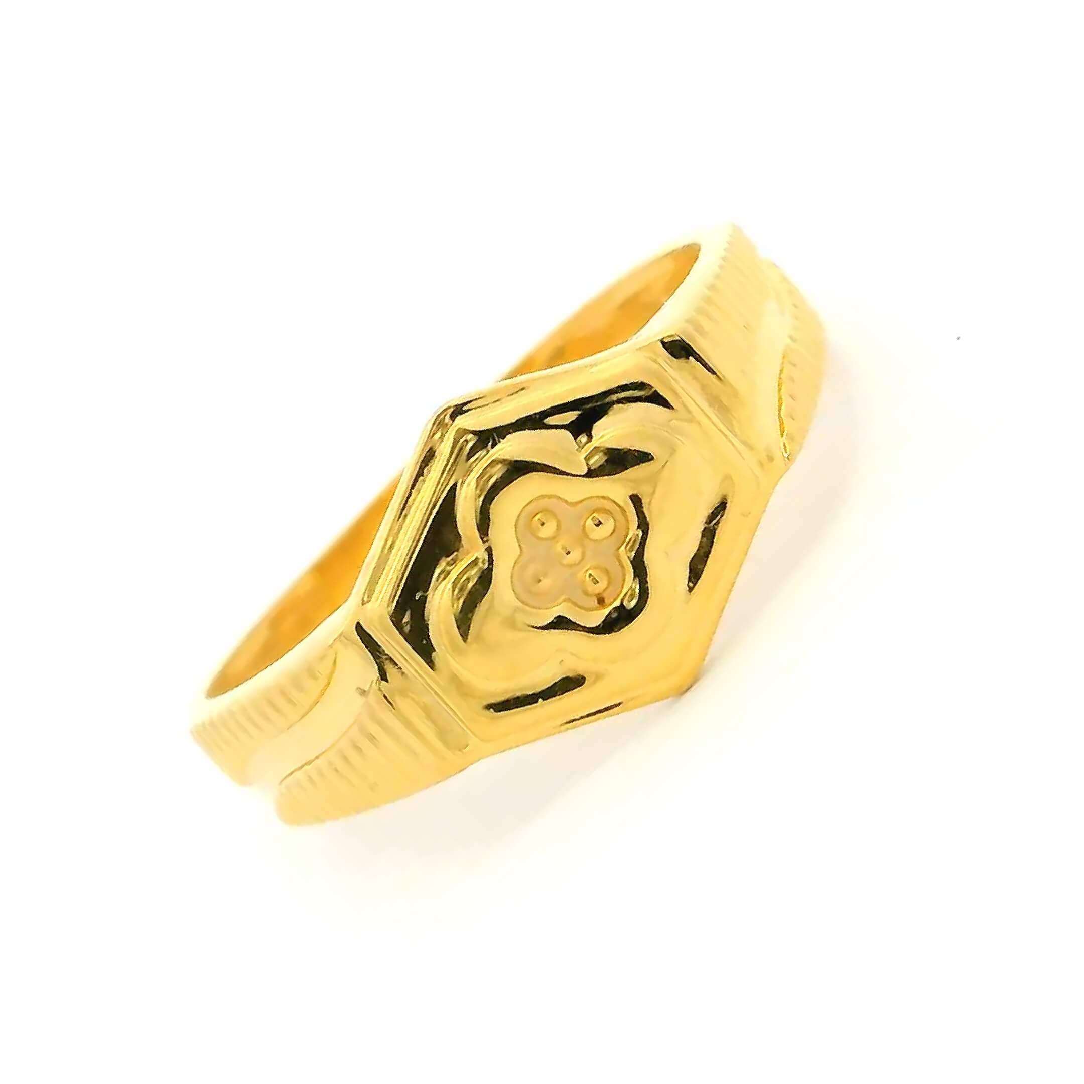 Lustrous Robust 18K Gold Ring for Men
