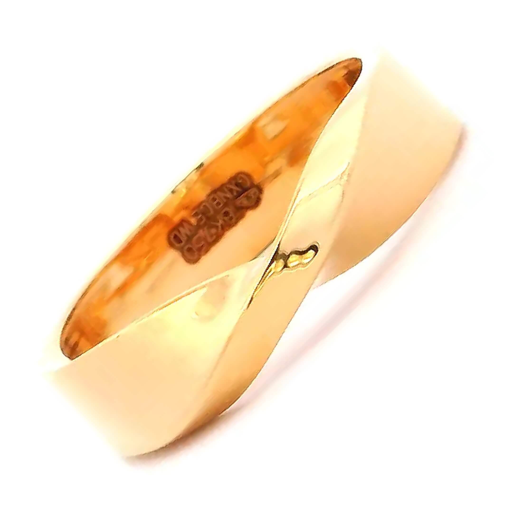 Stylish Swirl Men Gold Ring
