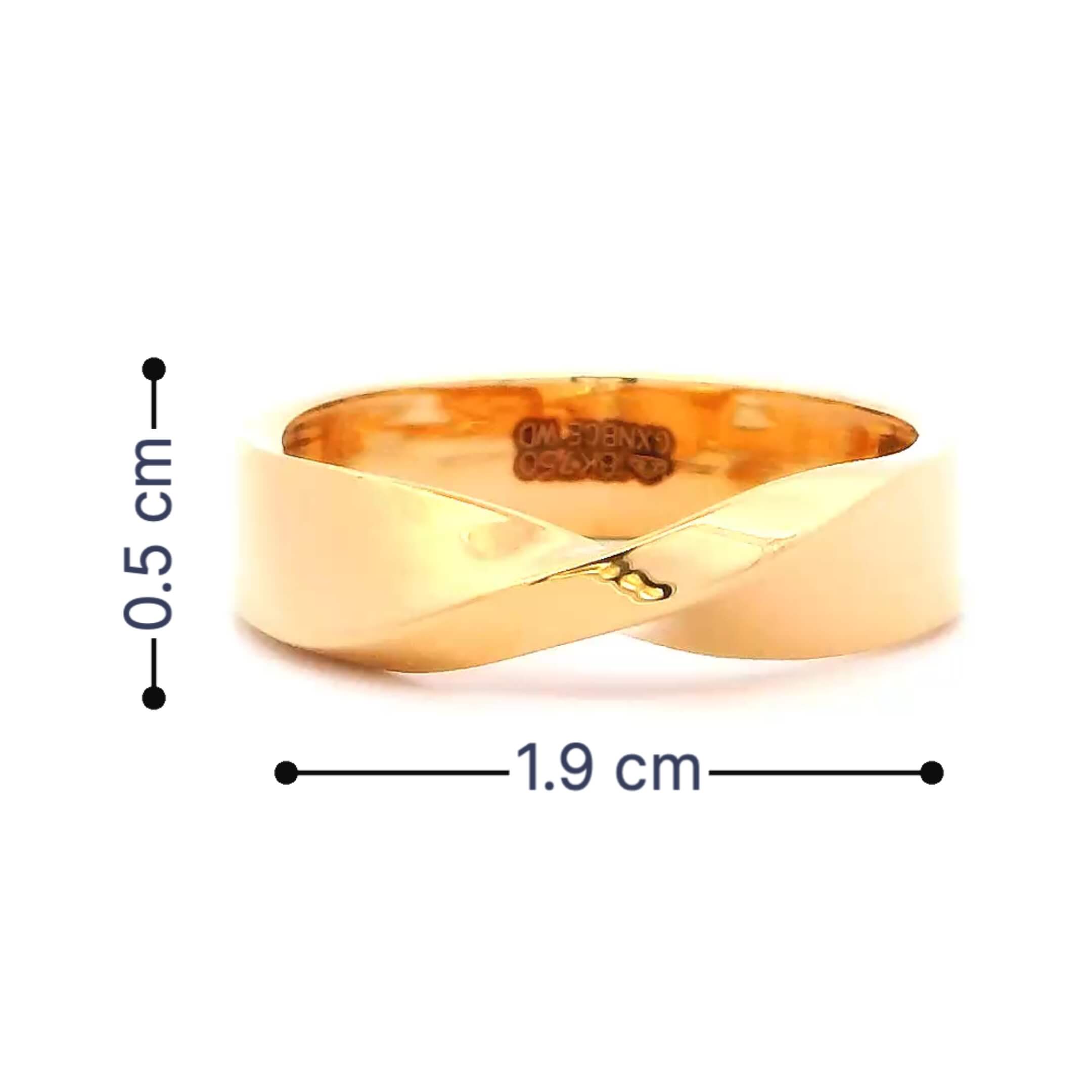 Stylish Swirl Men Gold Ring