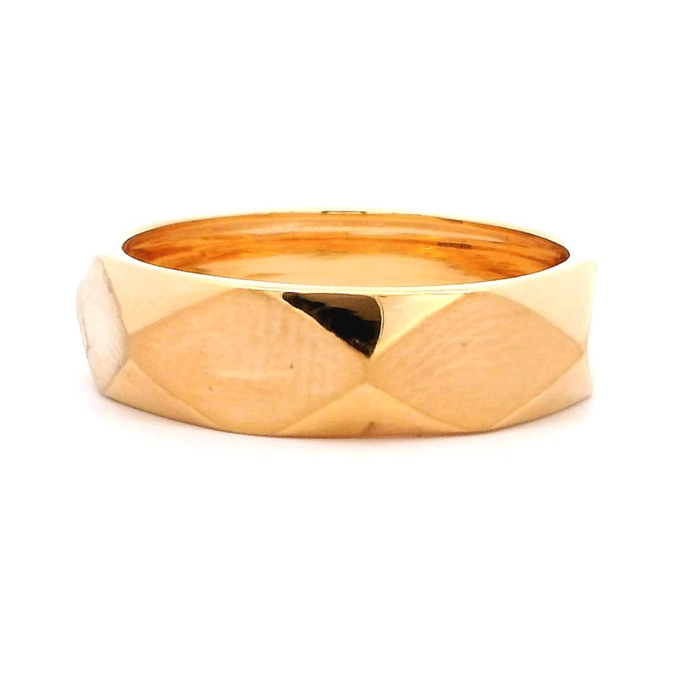 Robust Radiance Men Gold Ring