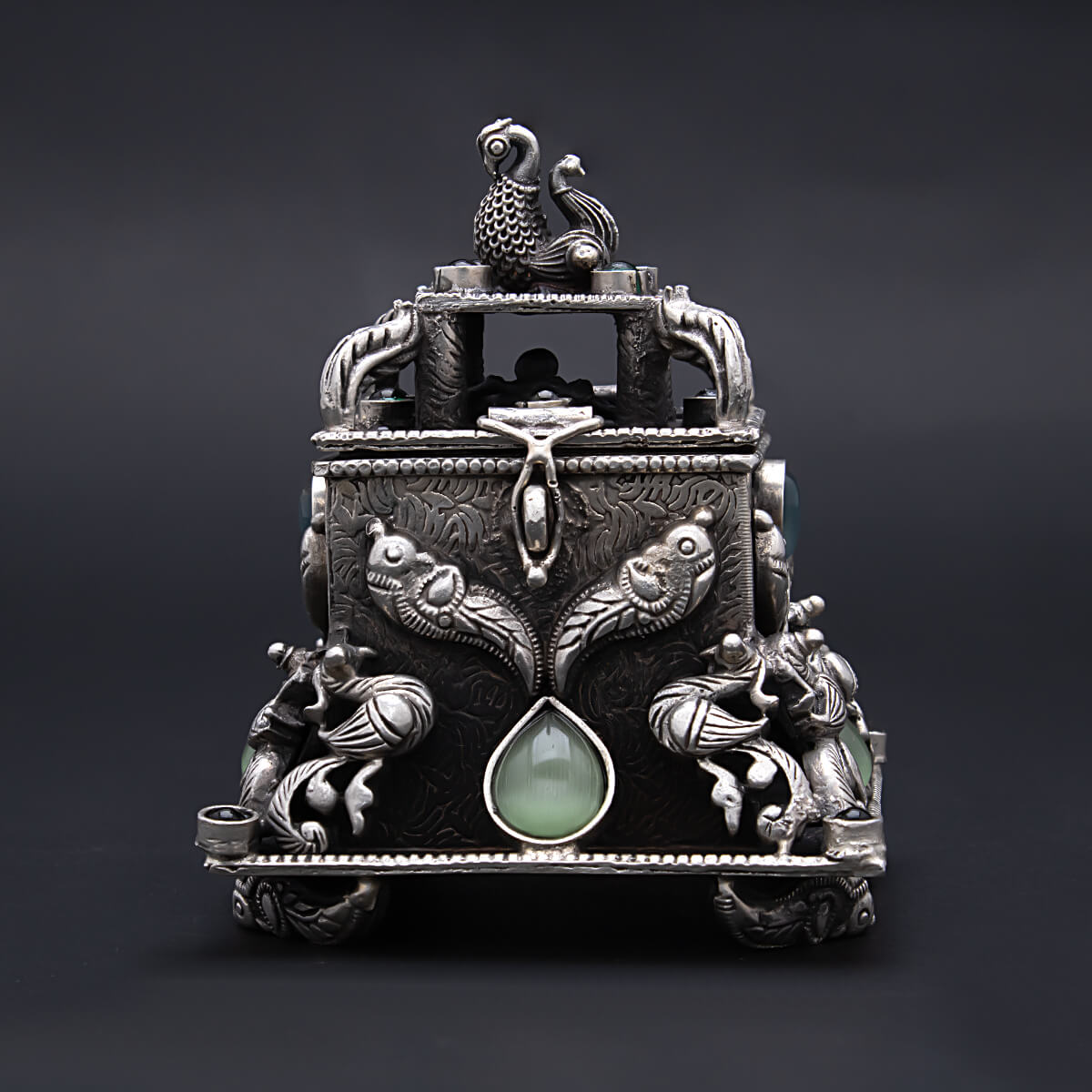 Enchanting Radiance Silver Karanada