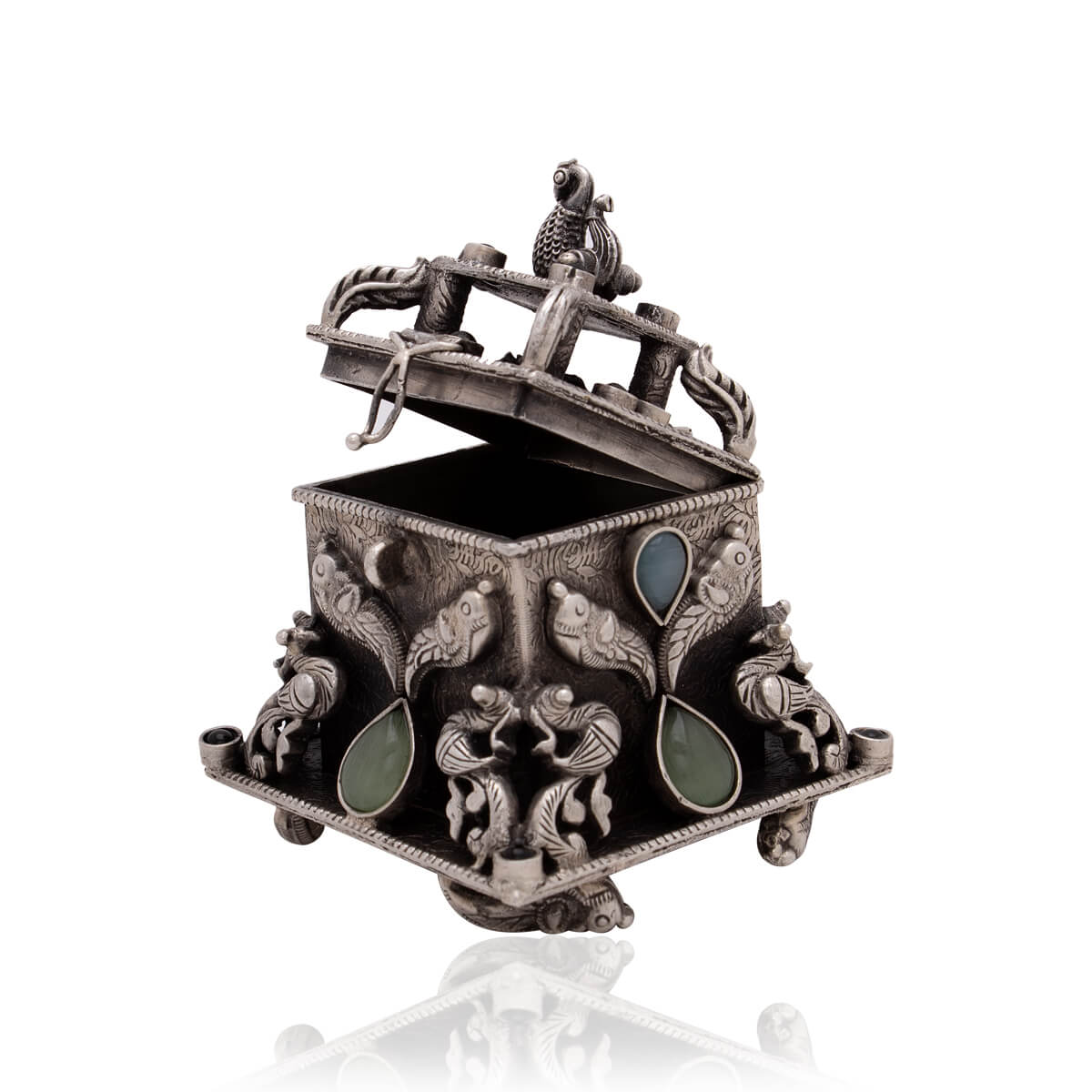 Enchanting Radiance Silver Karanada