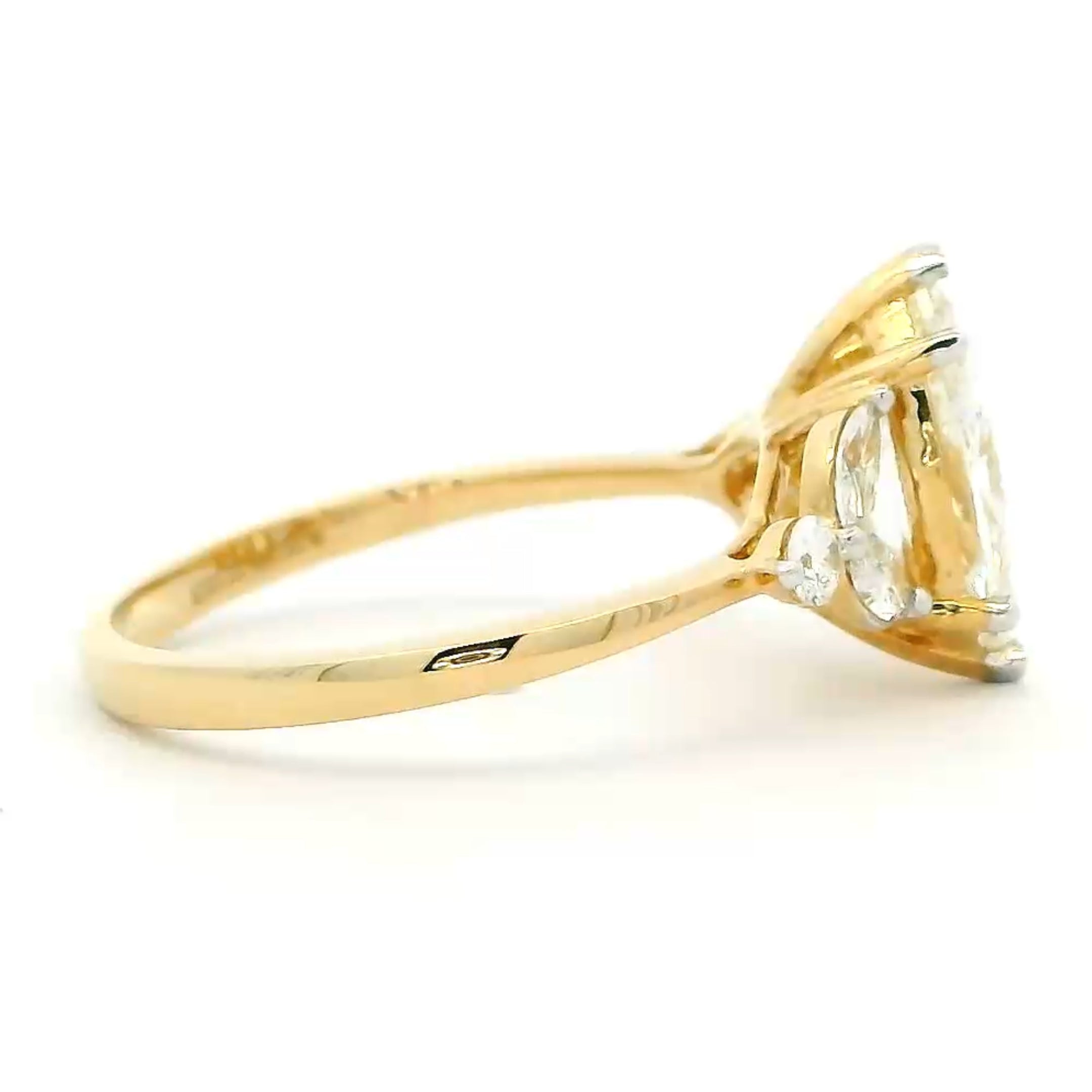 9K Lab Grown Diamond Ring