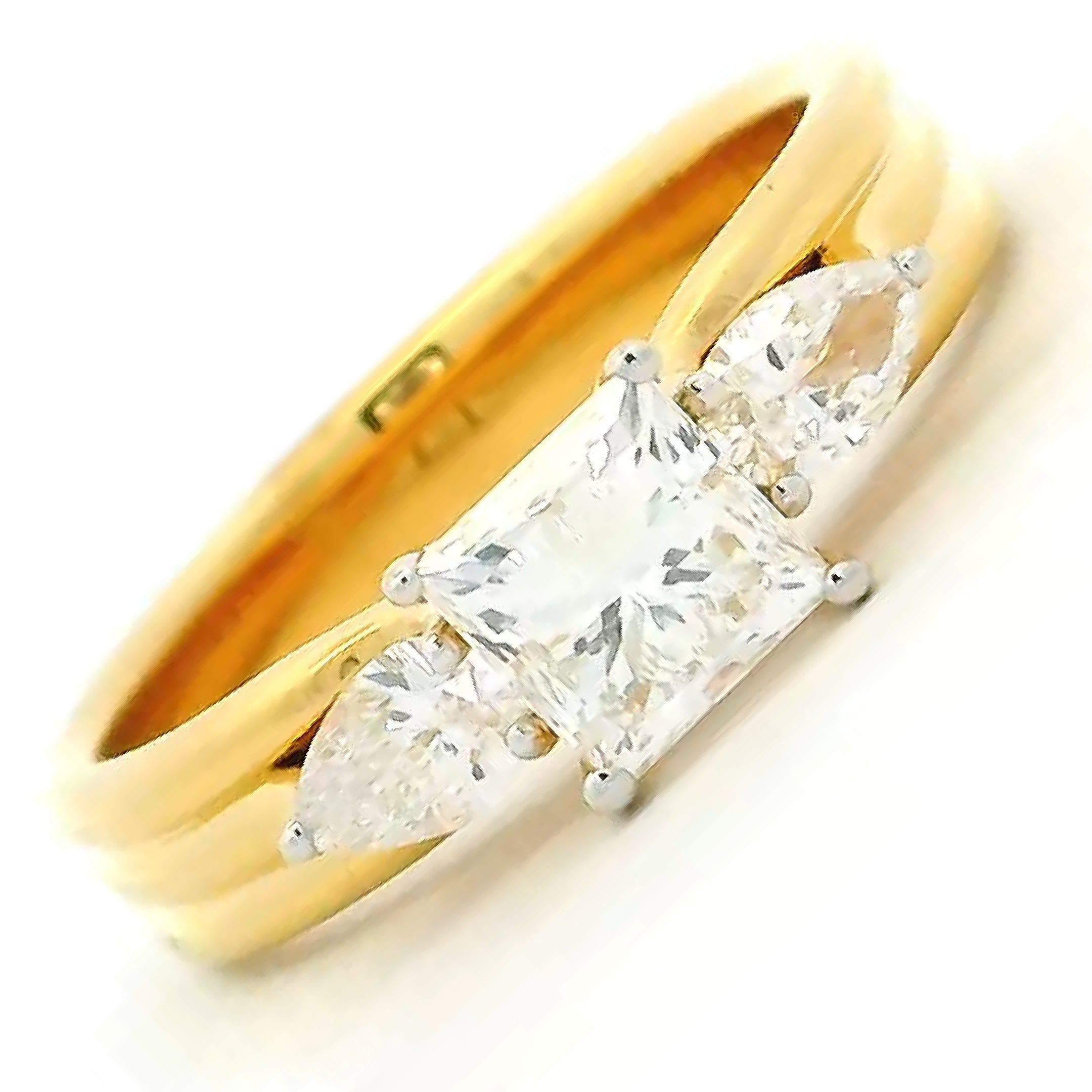 Iconic Glimmer Lab Grown Diamond Ring