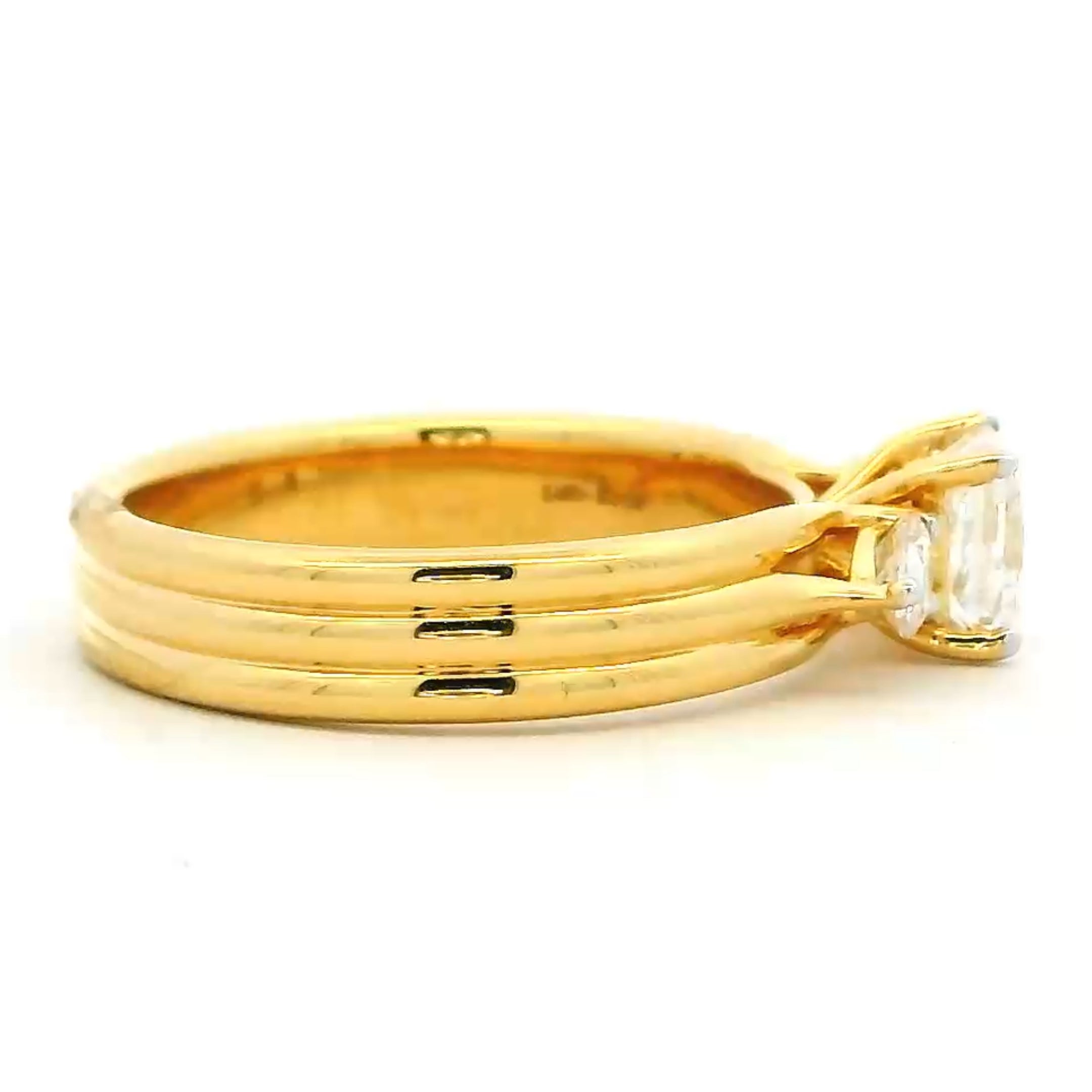 Iconic Glimmer Lab Grown Diamond Ring