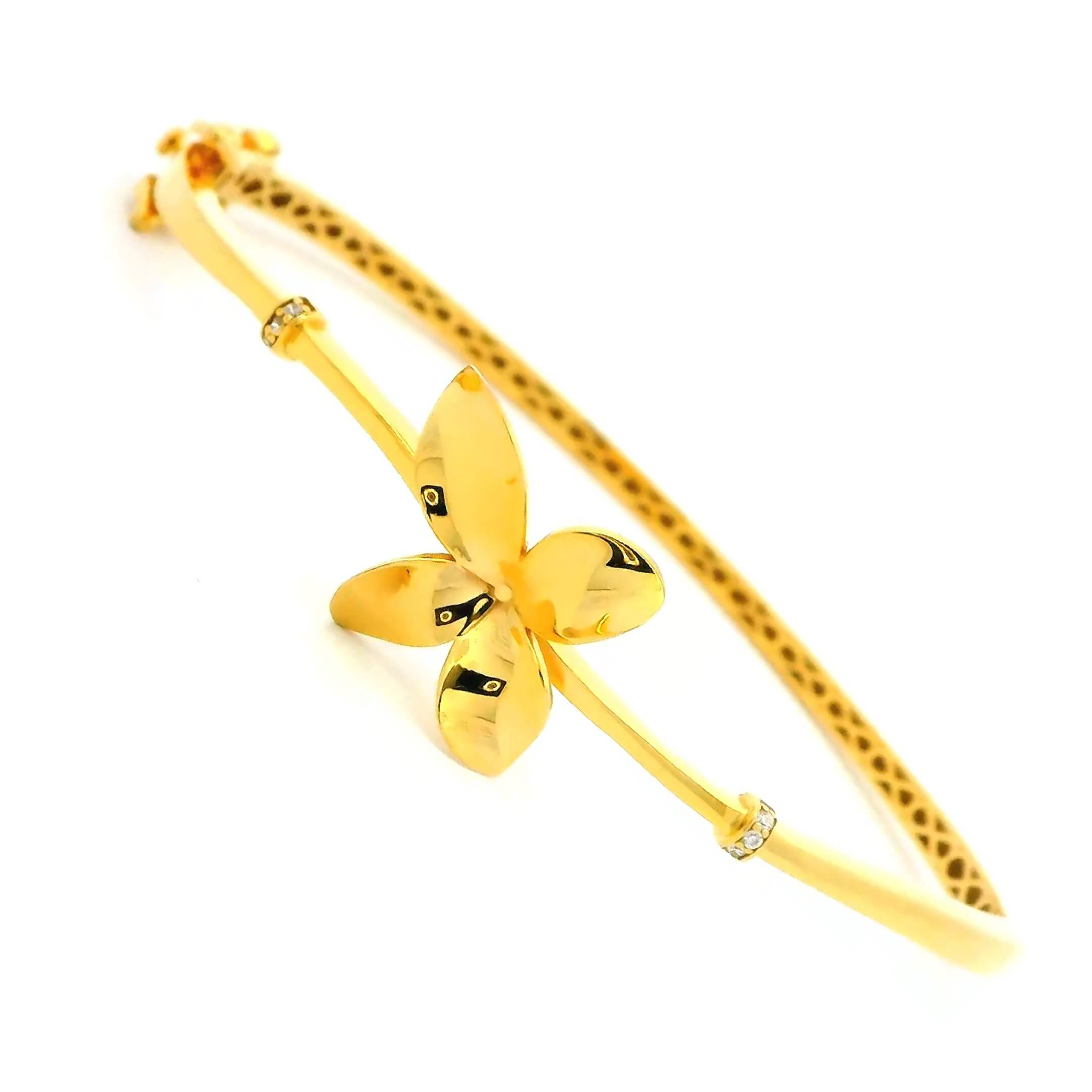 Elegant and Minimal Gold Bracelet for Women