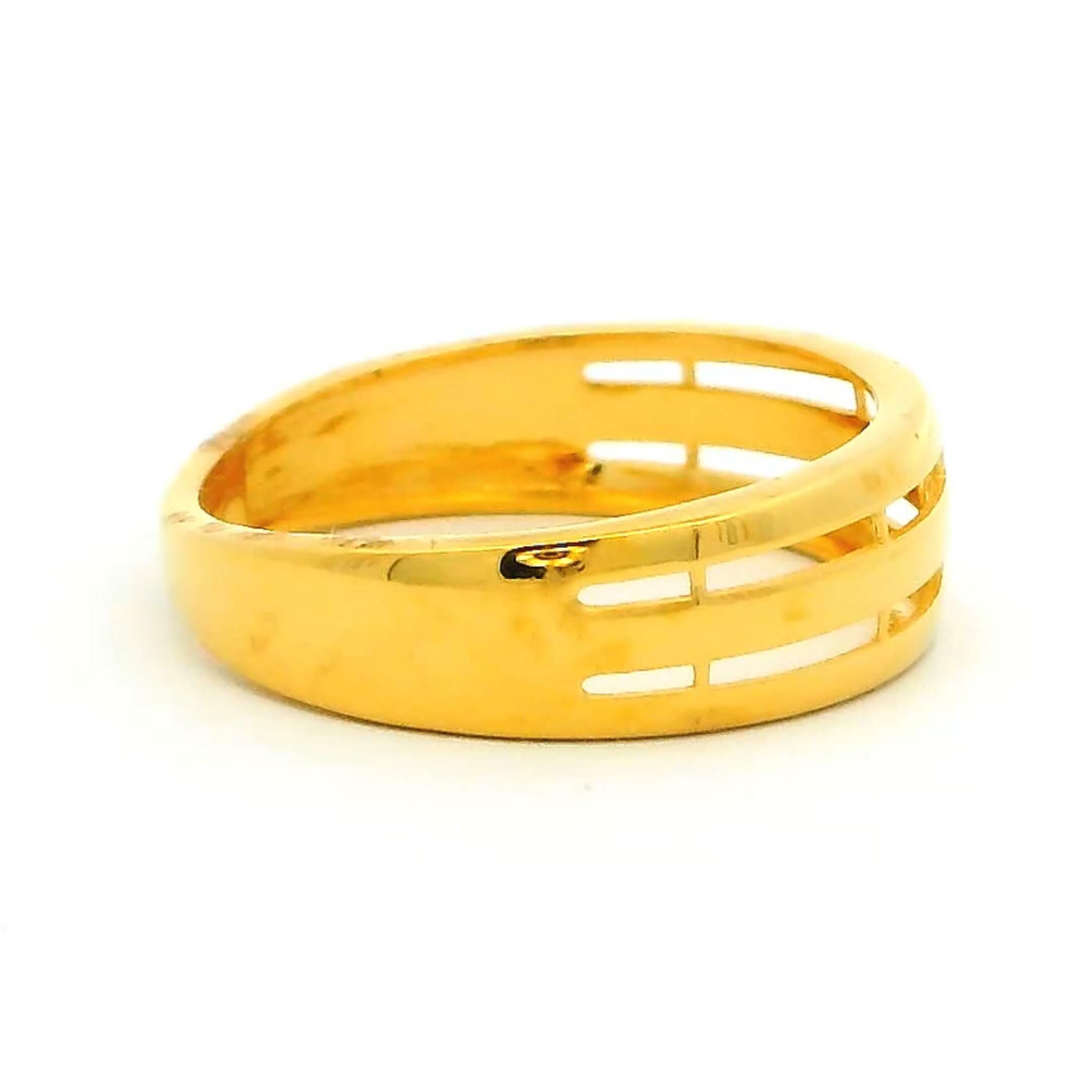 Bold and Glimmering Gold Ring for Women