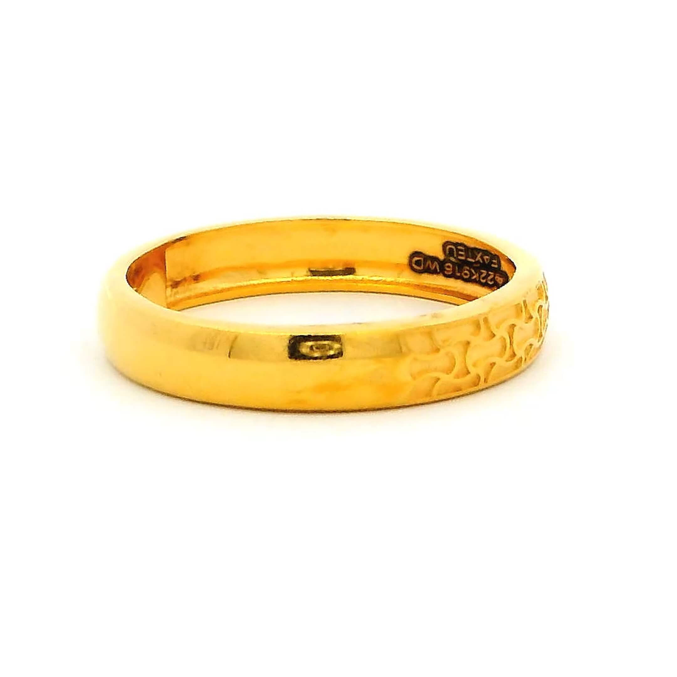 Modish Marvel Gold Ring for Women