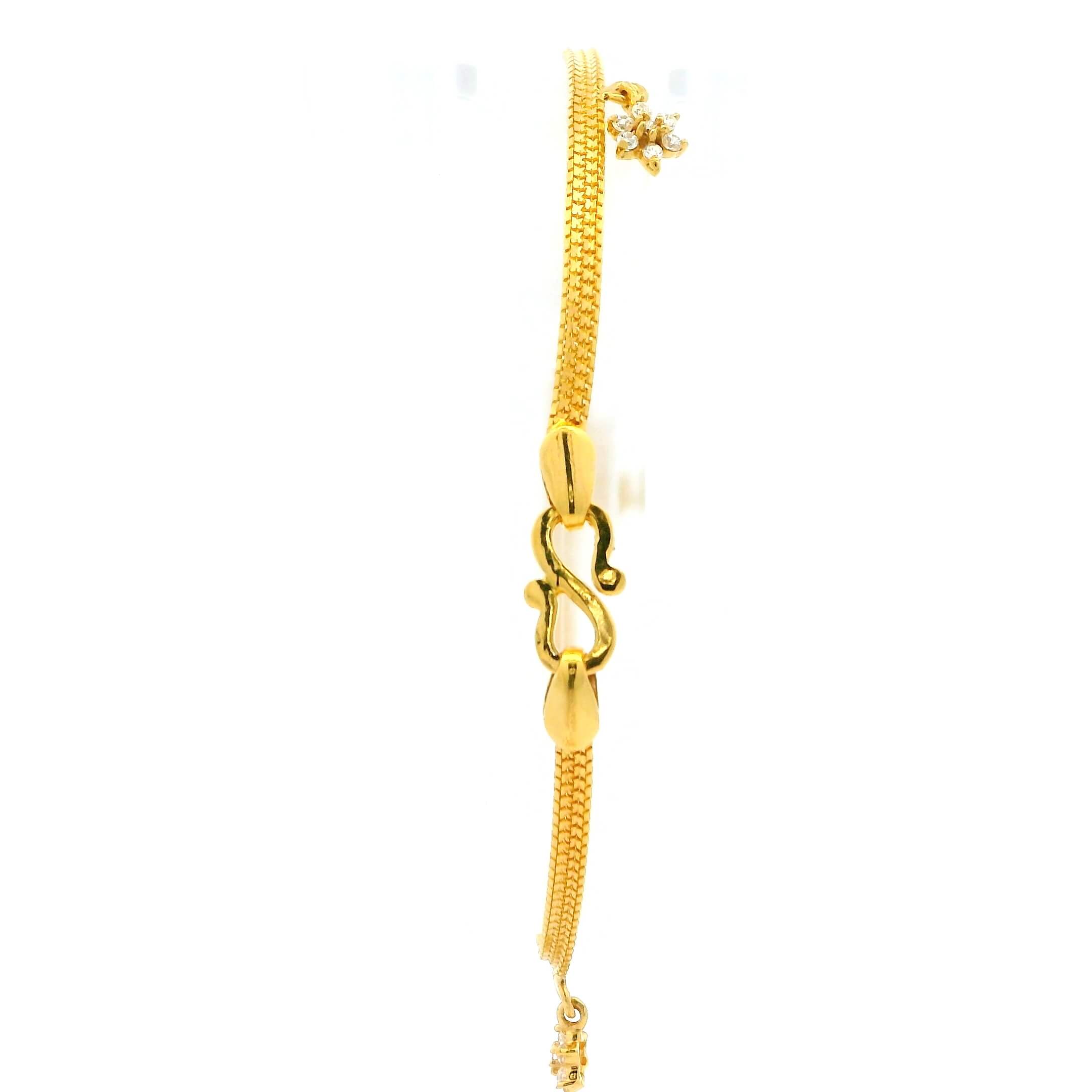 Gleaming Classy Gold Bracelet for Women