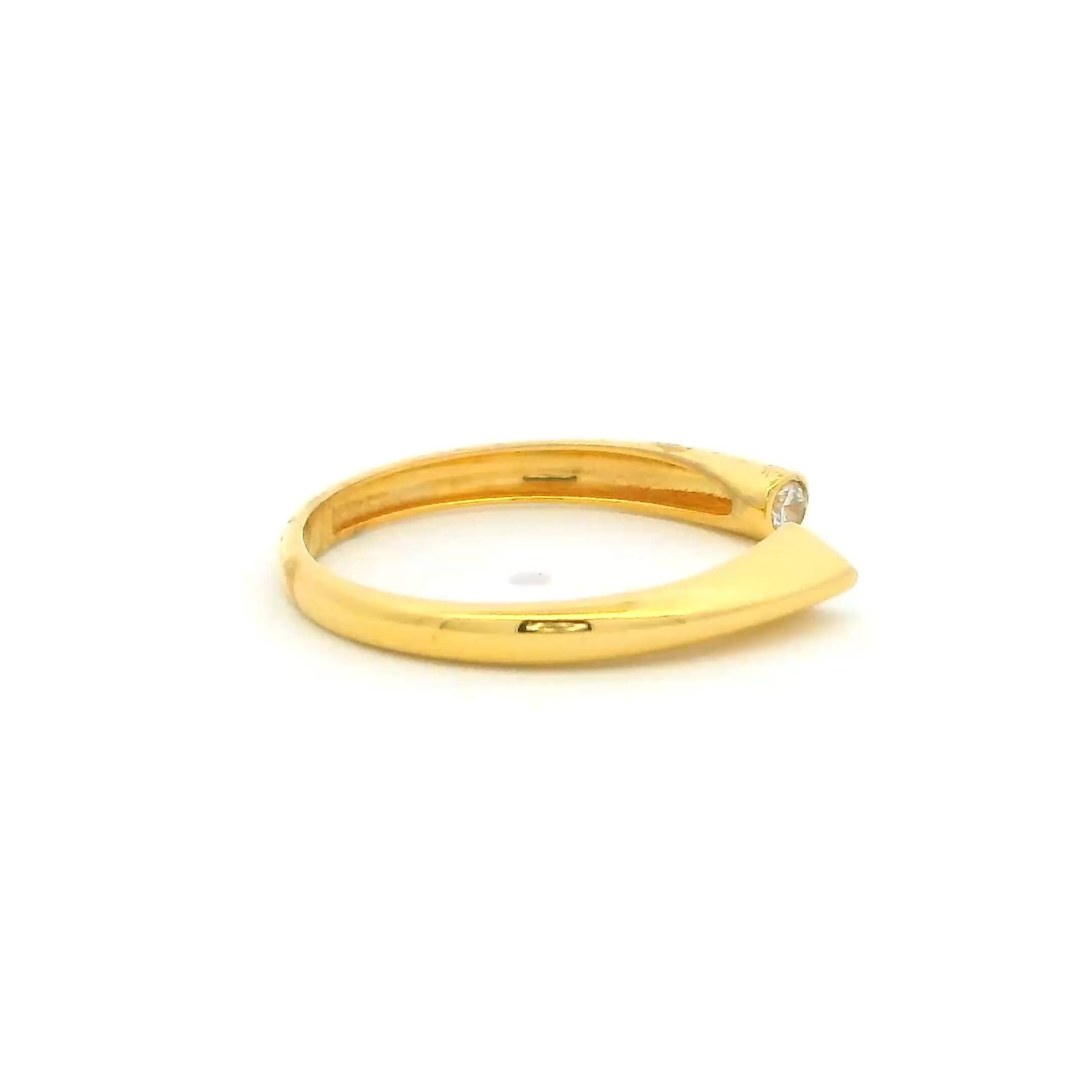 Gleaming Lustre Gold Ring
