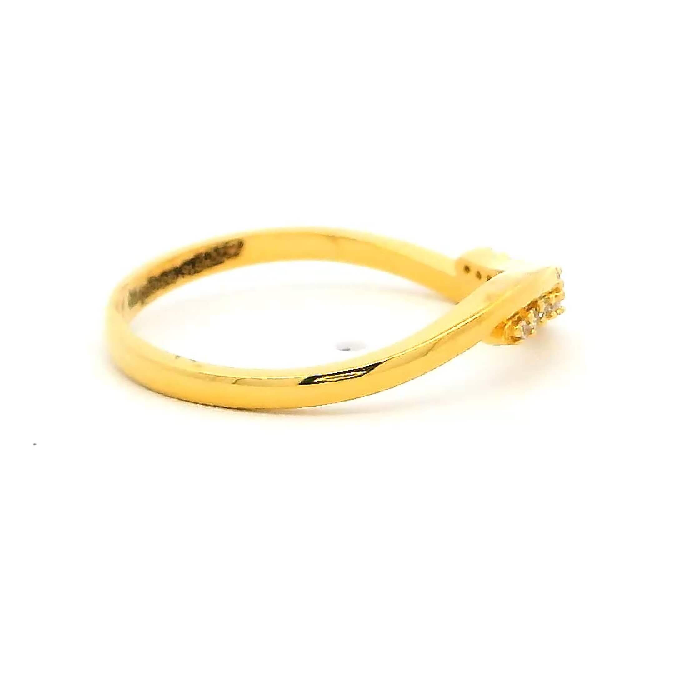 Alluring Twirl Gold Ring for Women