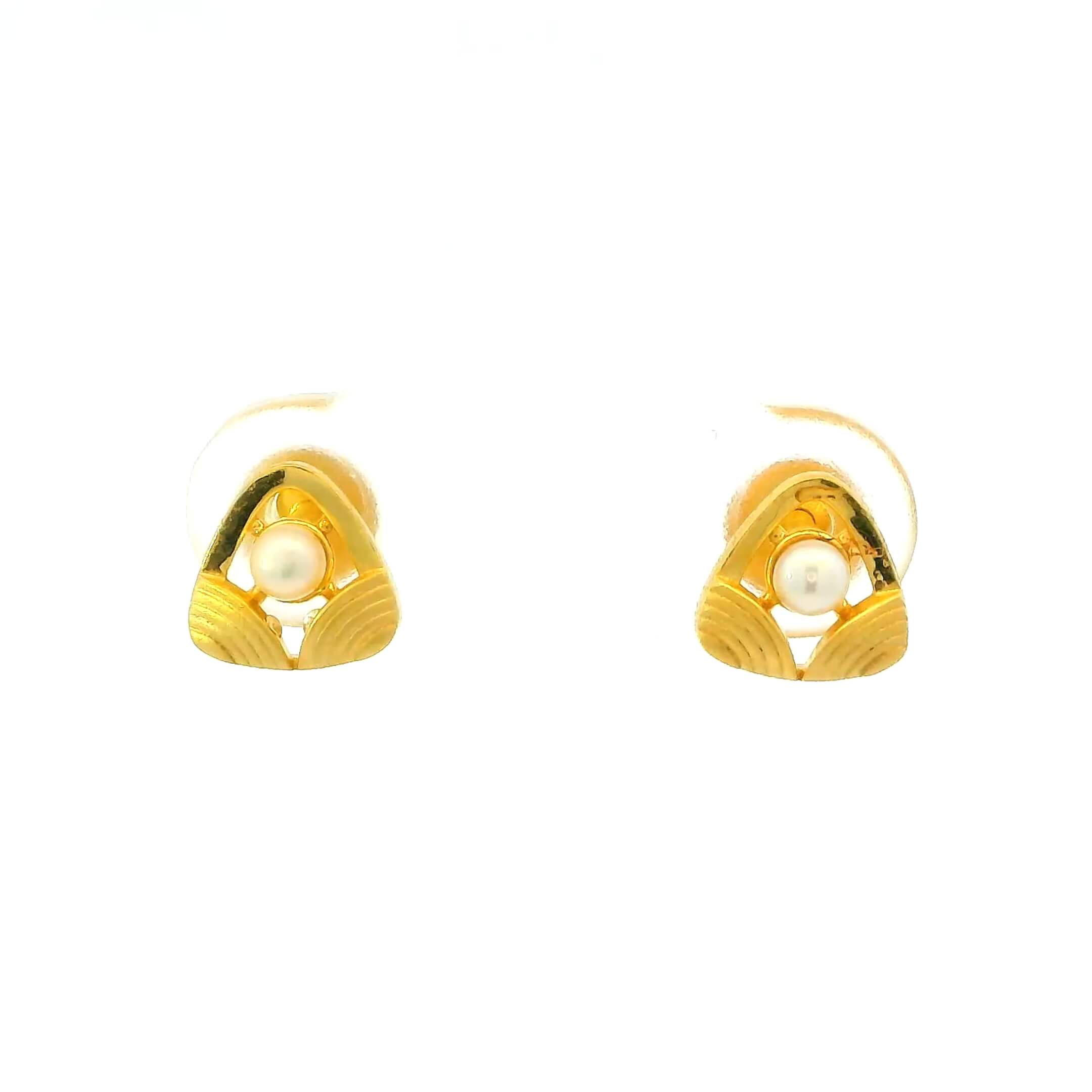 Daily Style Gold Studs