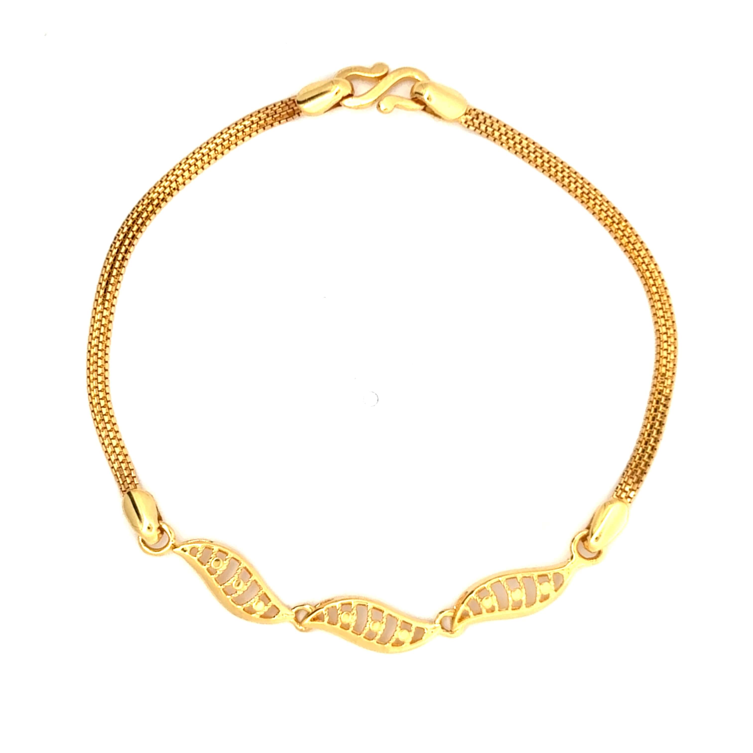 Captivating Swirl Gold Bracelet for Women