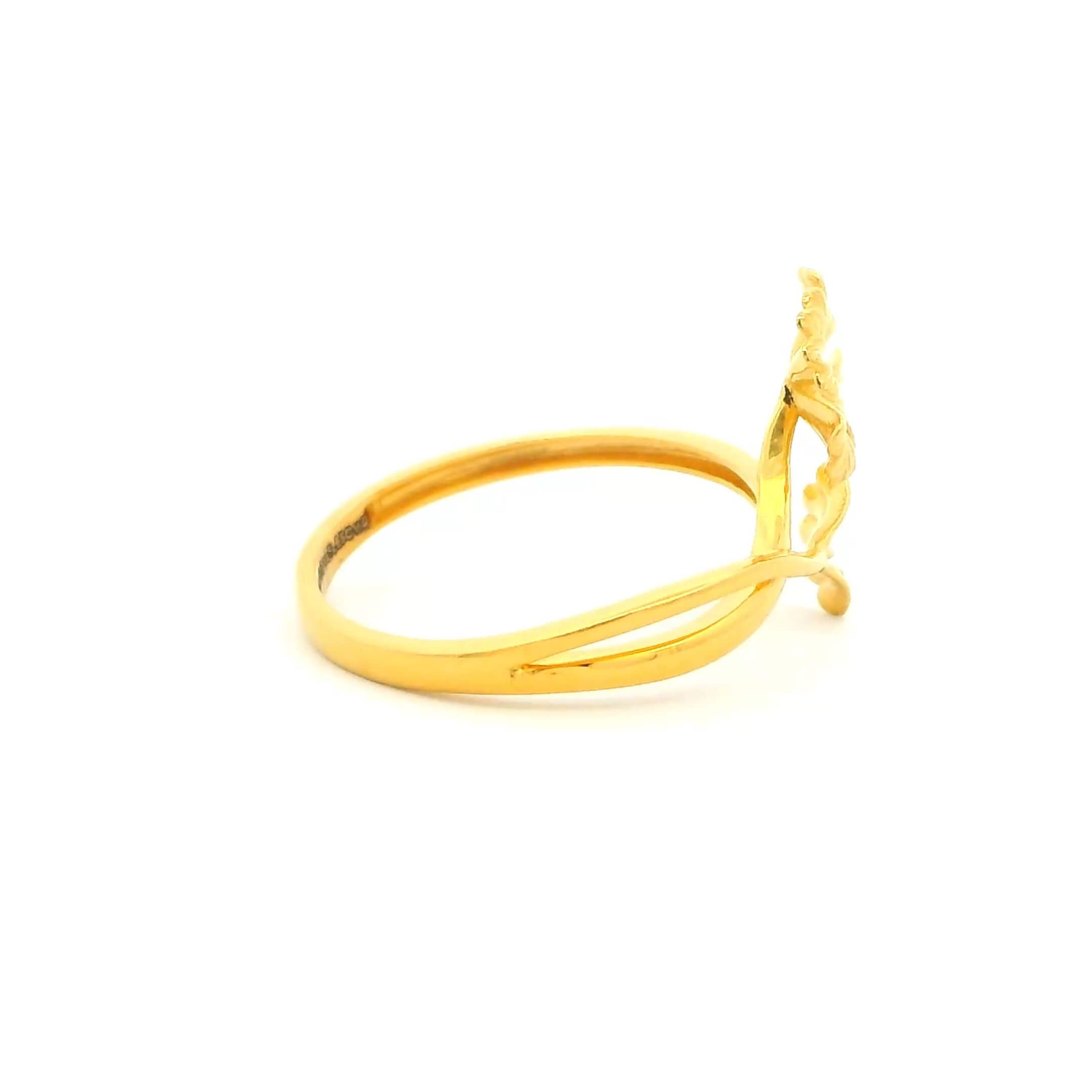 Petal Charm Gold Ring