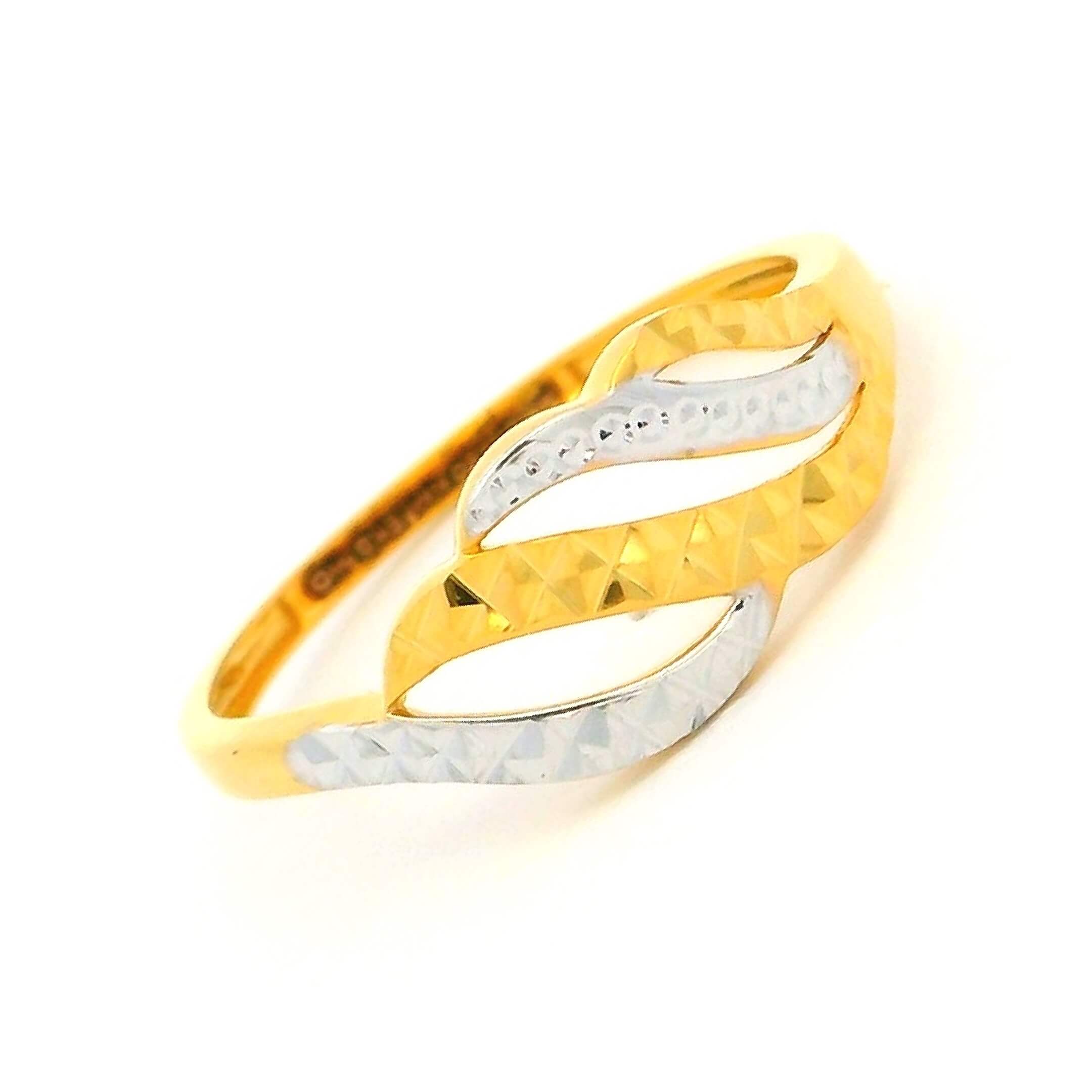 Sassy Swirl Gold Ring for Women