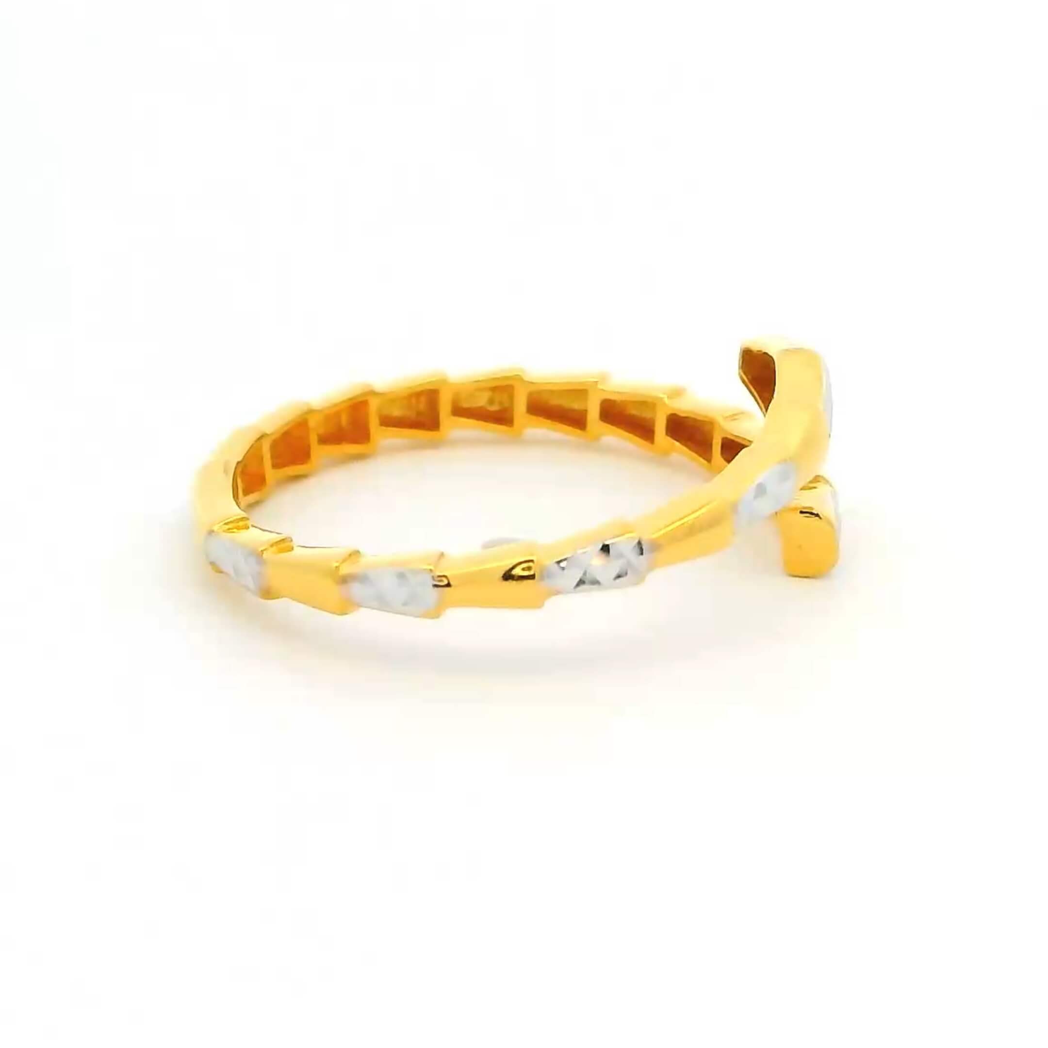 Chic Twirl Gold Ring for Women