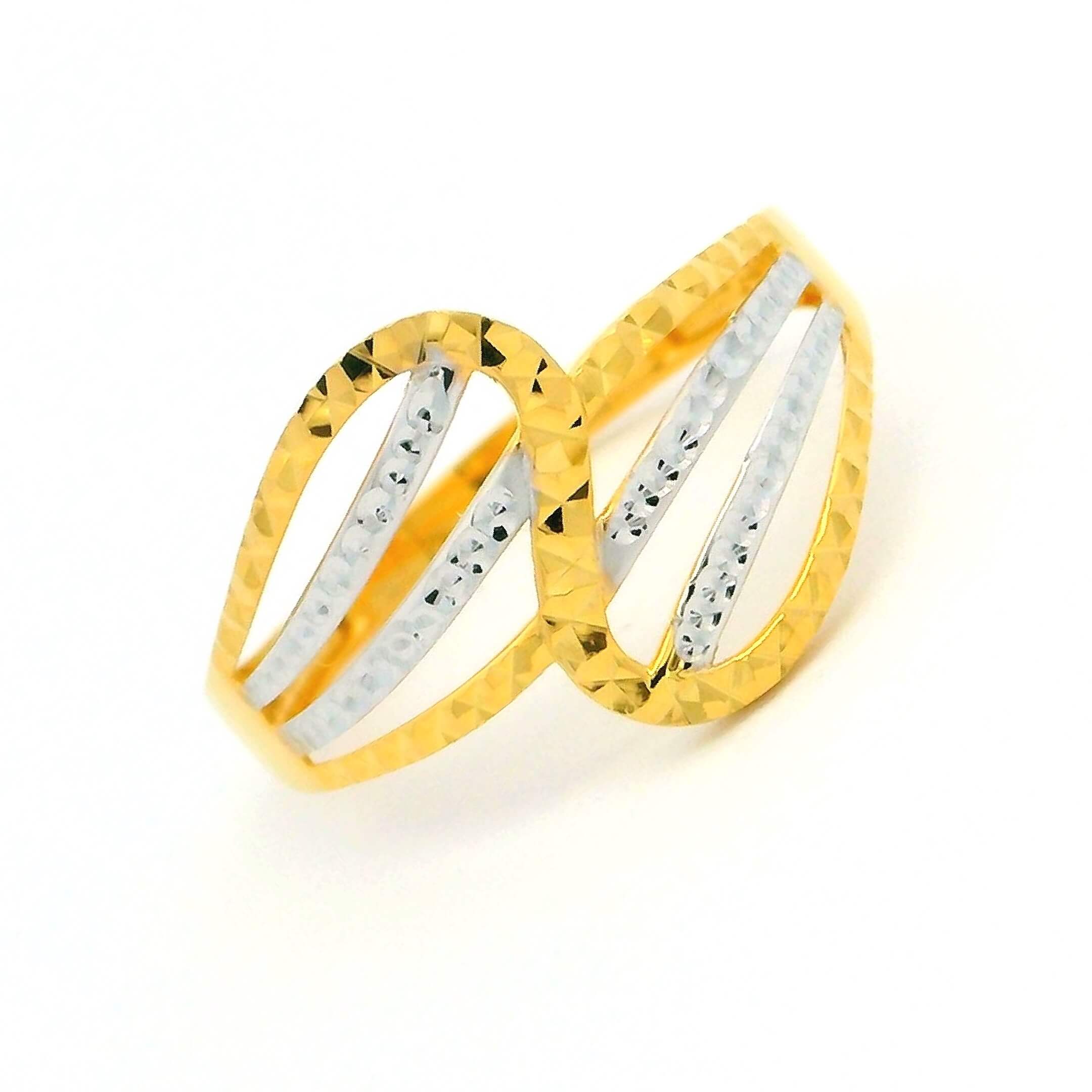 Wavy Glimmer Gold Ring