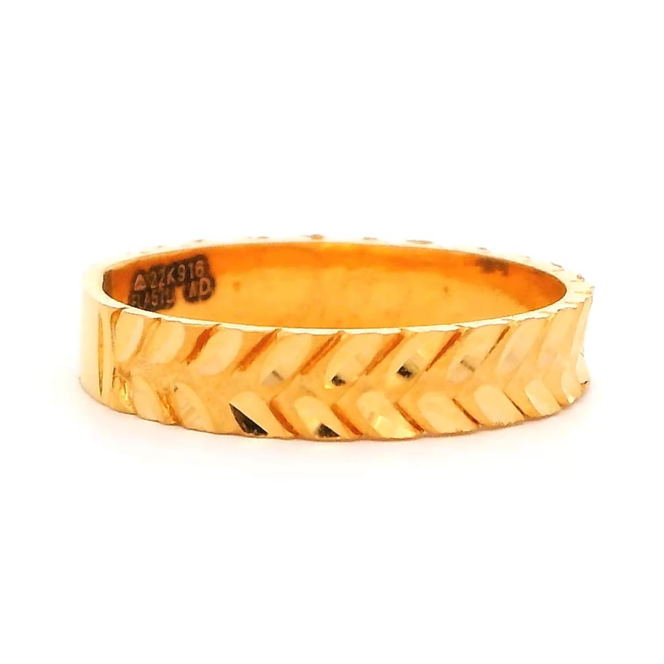 Genteel Waves Gold Ring