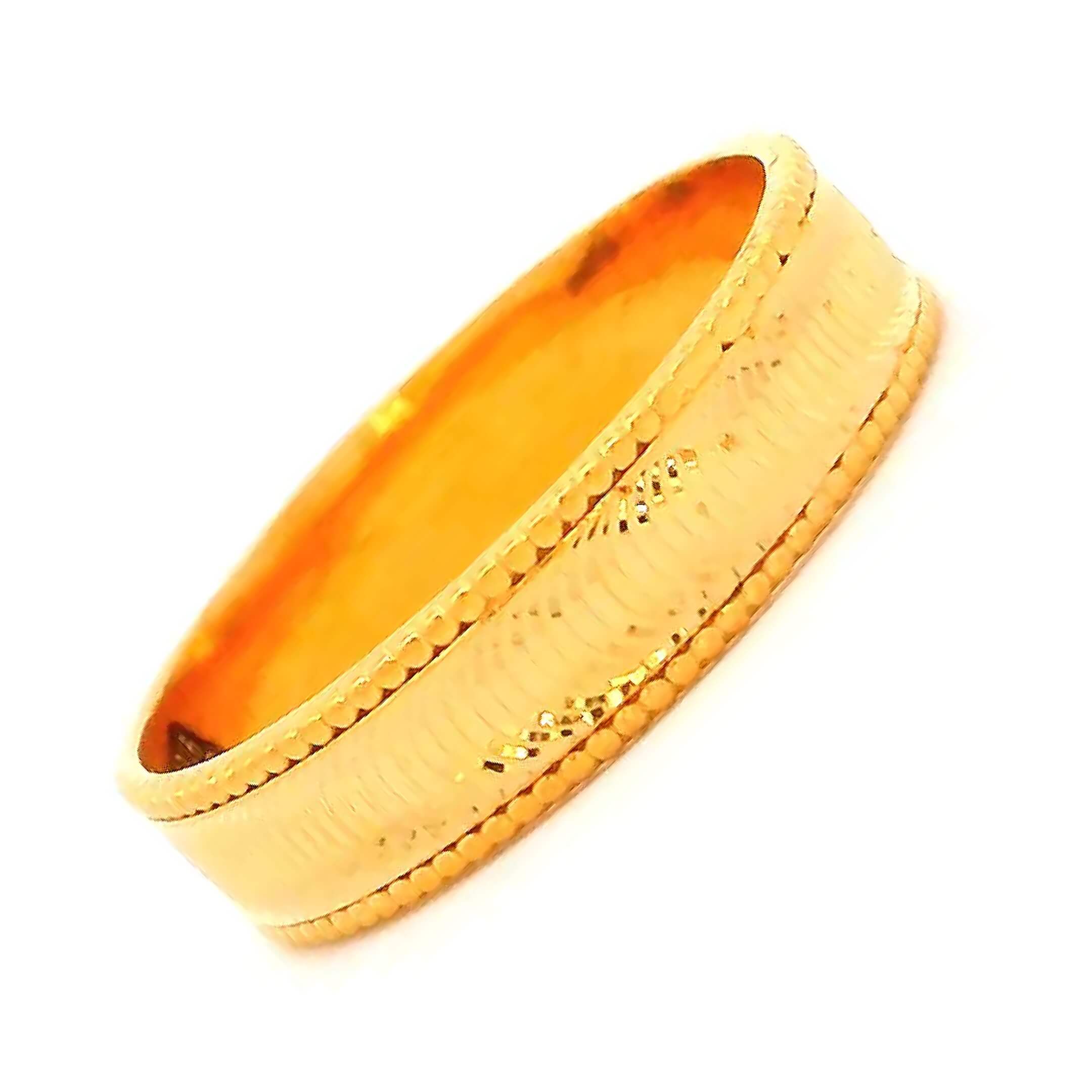 Elegant Lustre Gold Ring