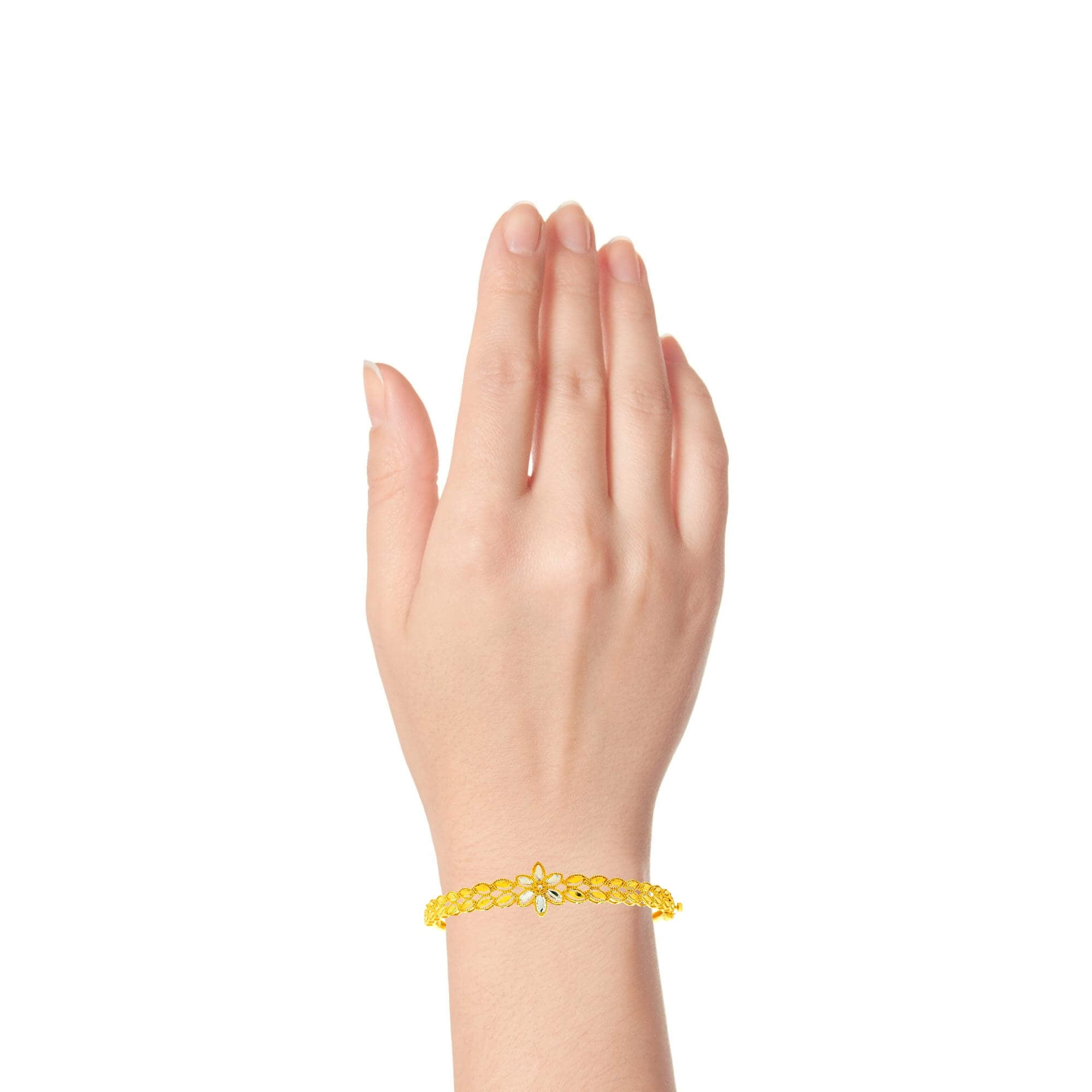Enchanting Floral Shine Gold Bracelet