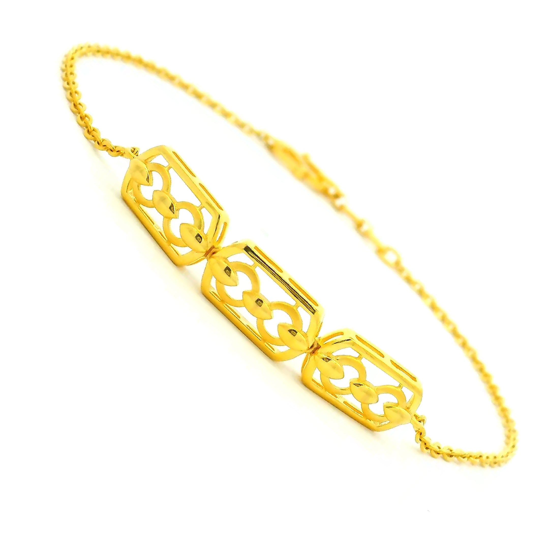 Charismatic Glow Gold Bracelet