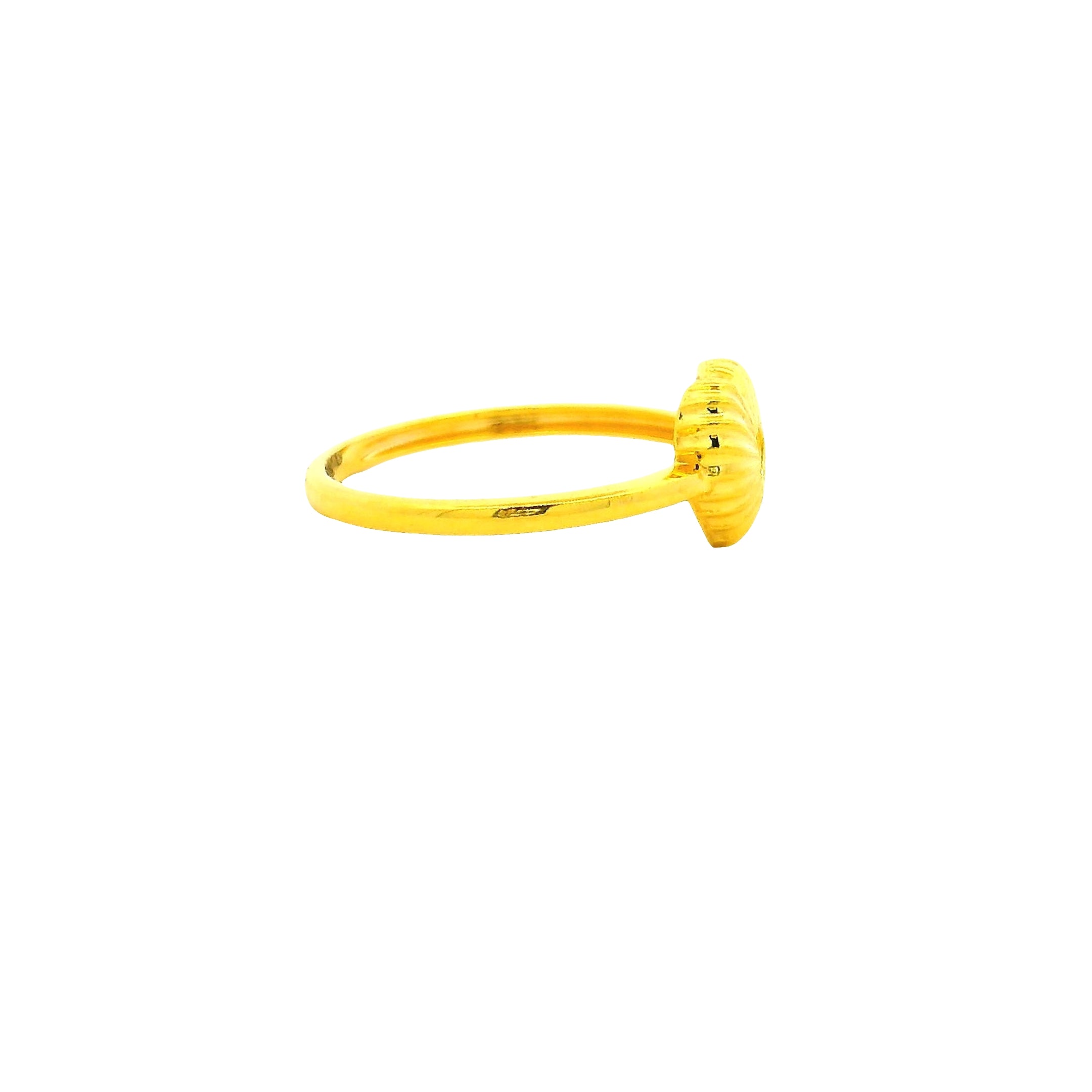 Gleaming Heart Gold Ring