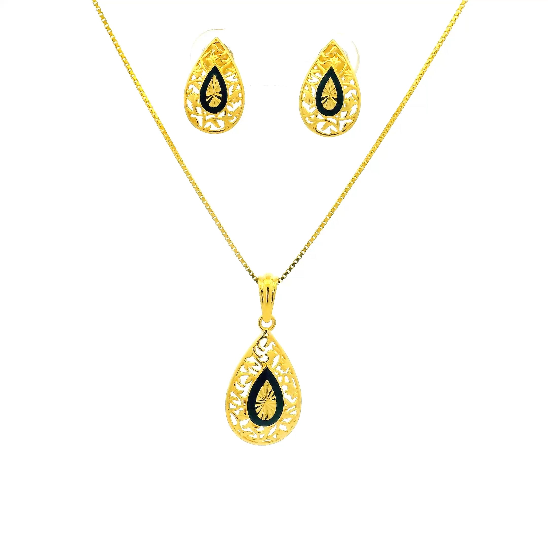 Gold Pendant Set