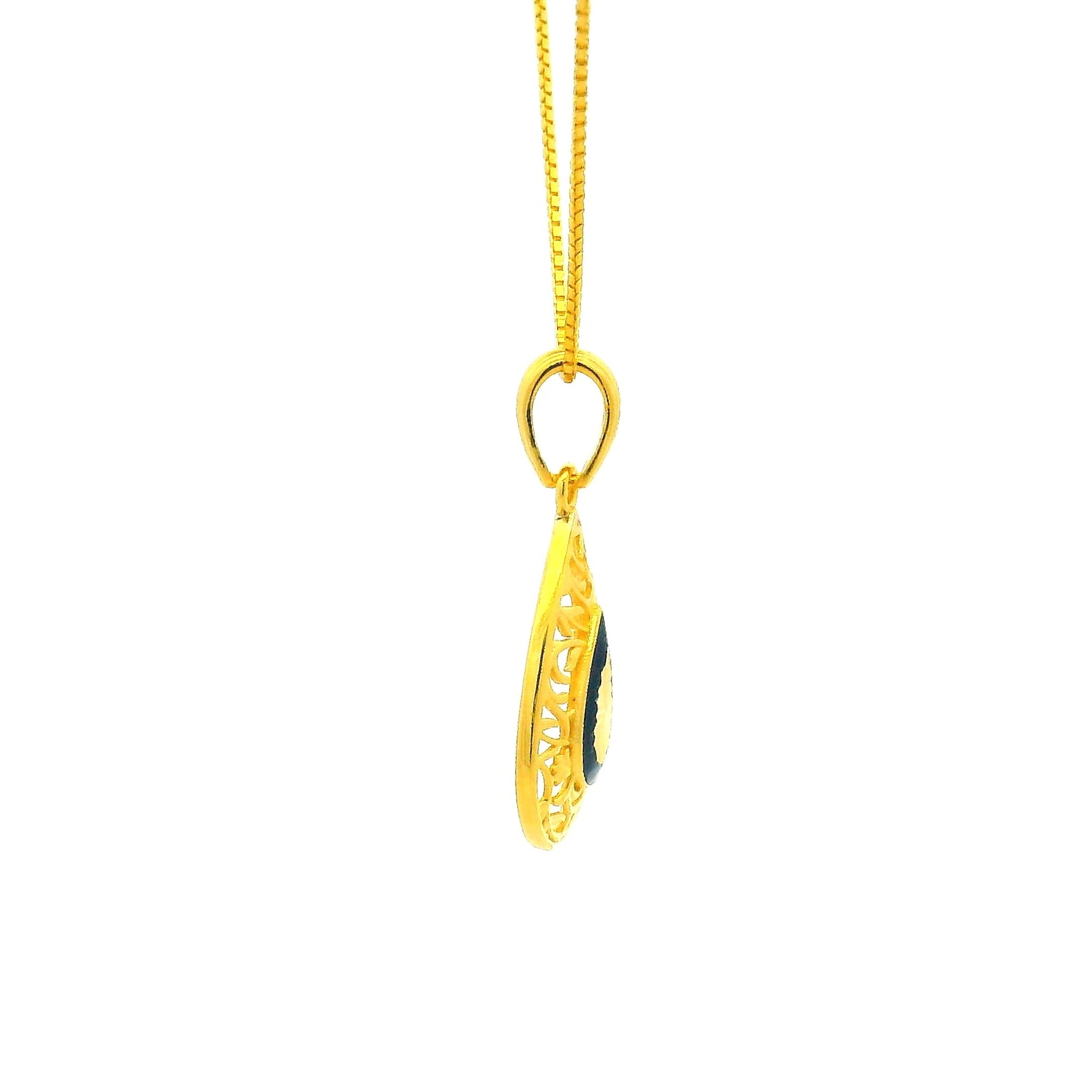 Gold Pendant Set