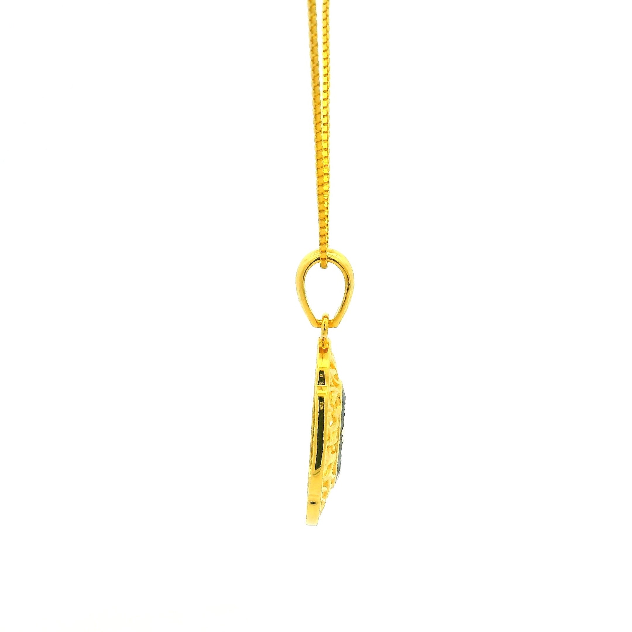 Gold Pendant Set
