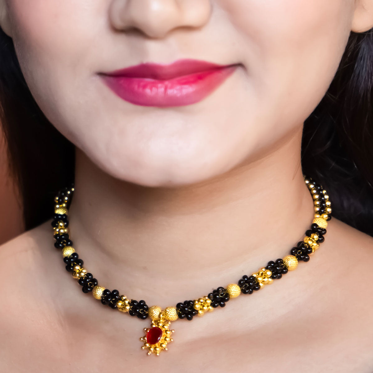 Vibrant Charm Gold Thushi