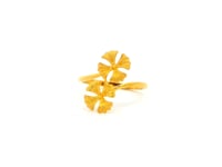 Gleaming Clovers Gold Ring