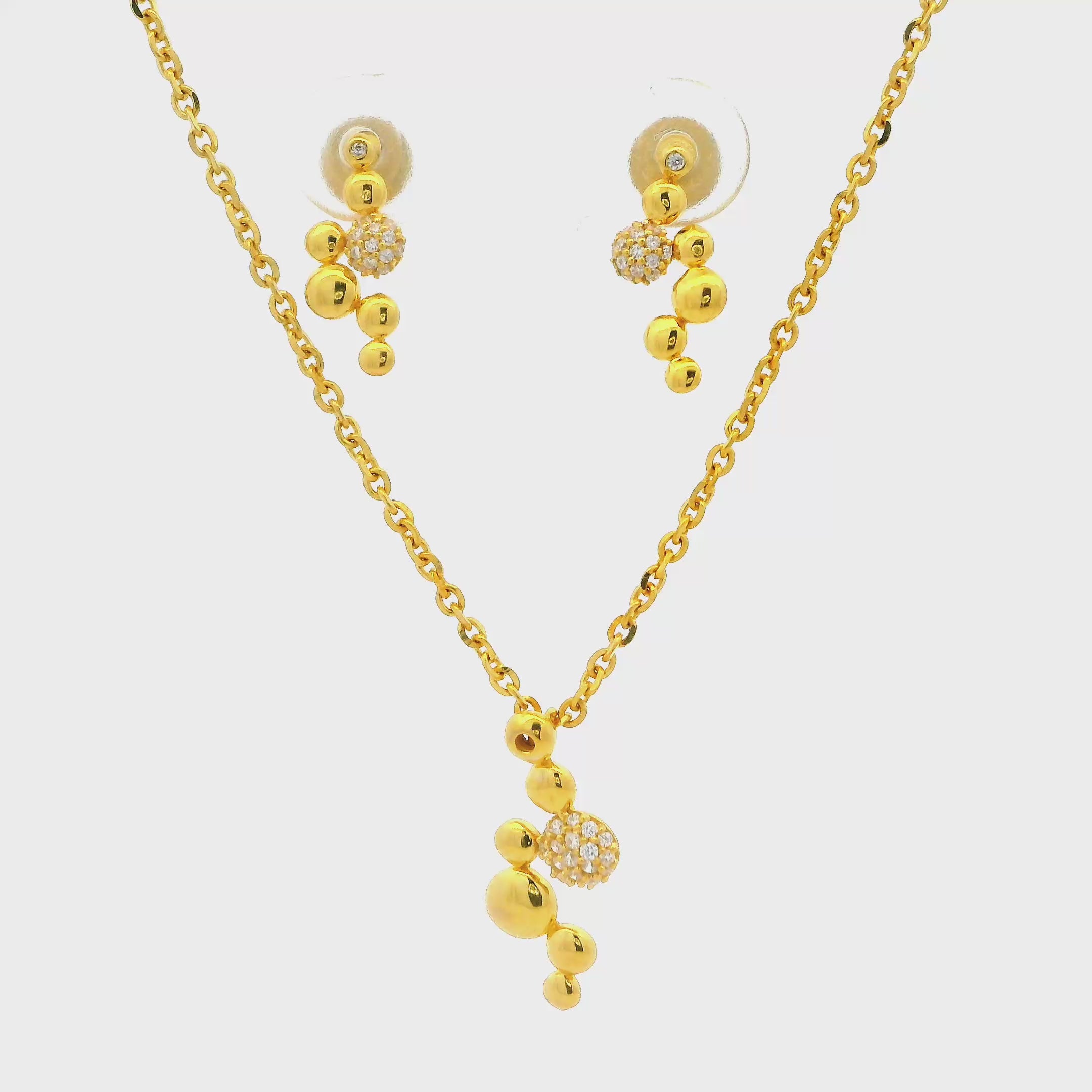 Trendy Glimmer Gold Pendant Set