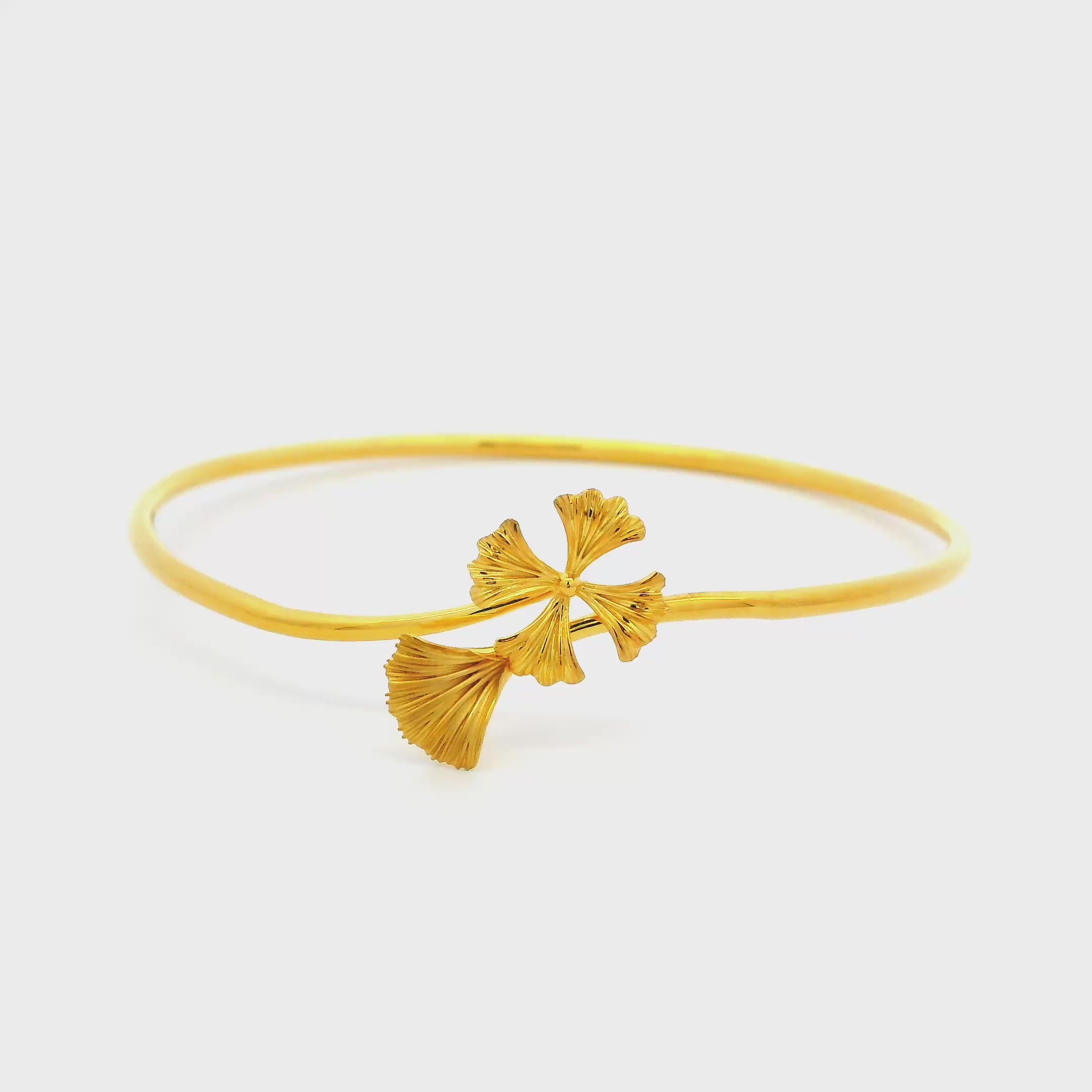 Graceful Clover Gold Womens Bracelet