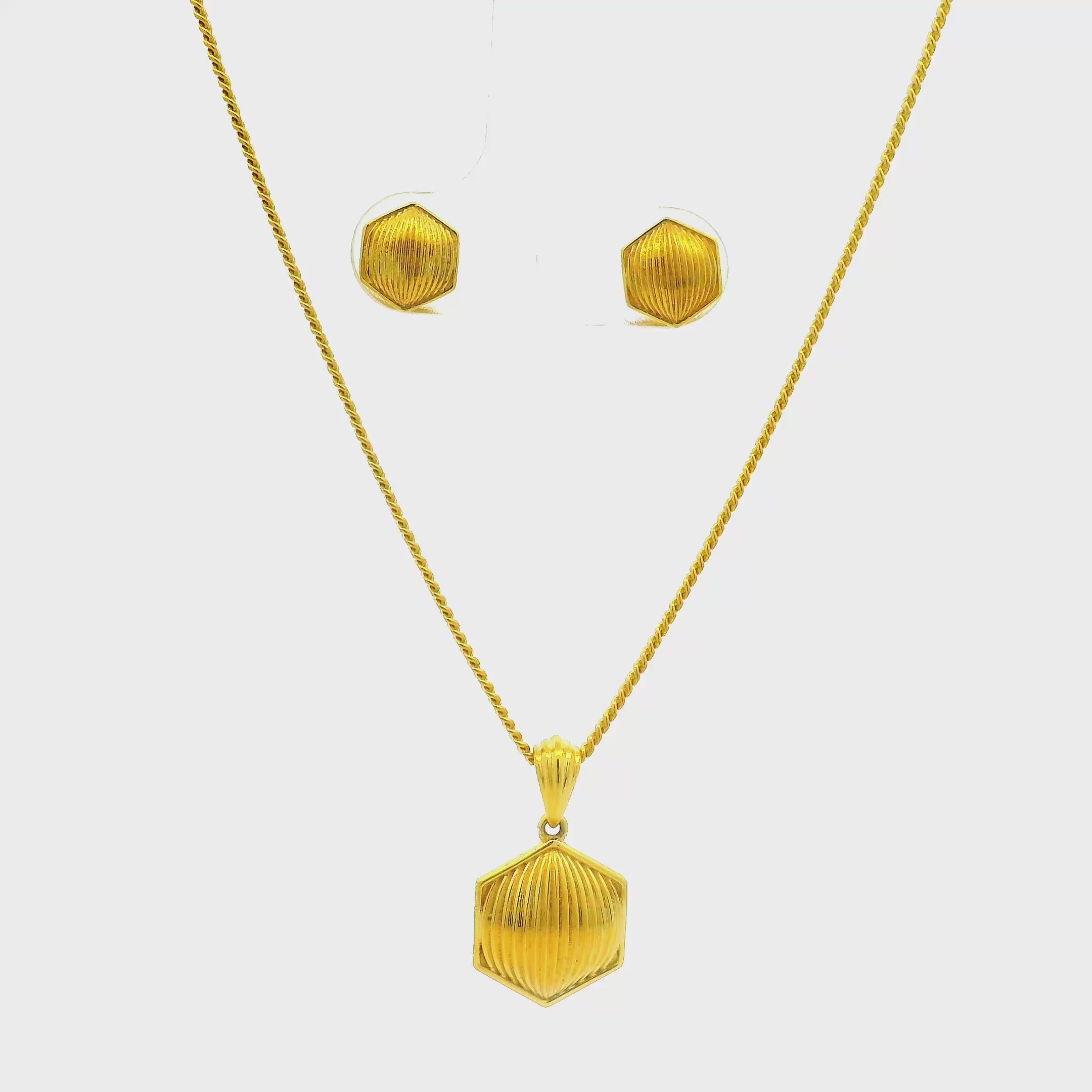Gold Pendant Set