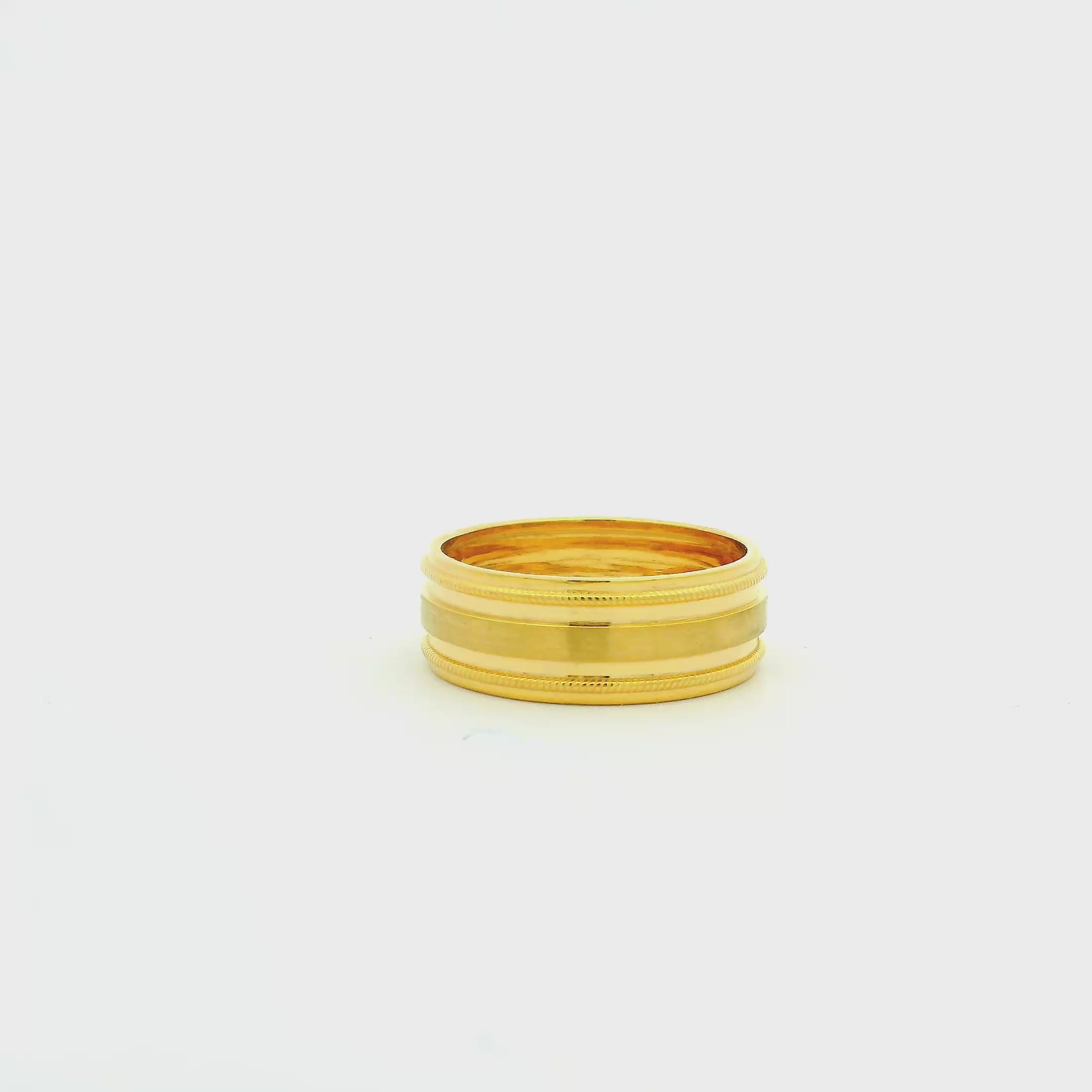 Edgy Gleammer Men Gold Ring