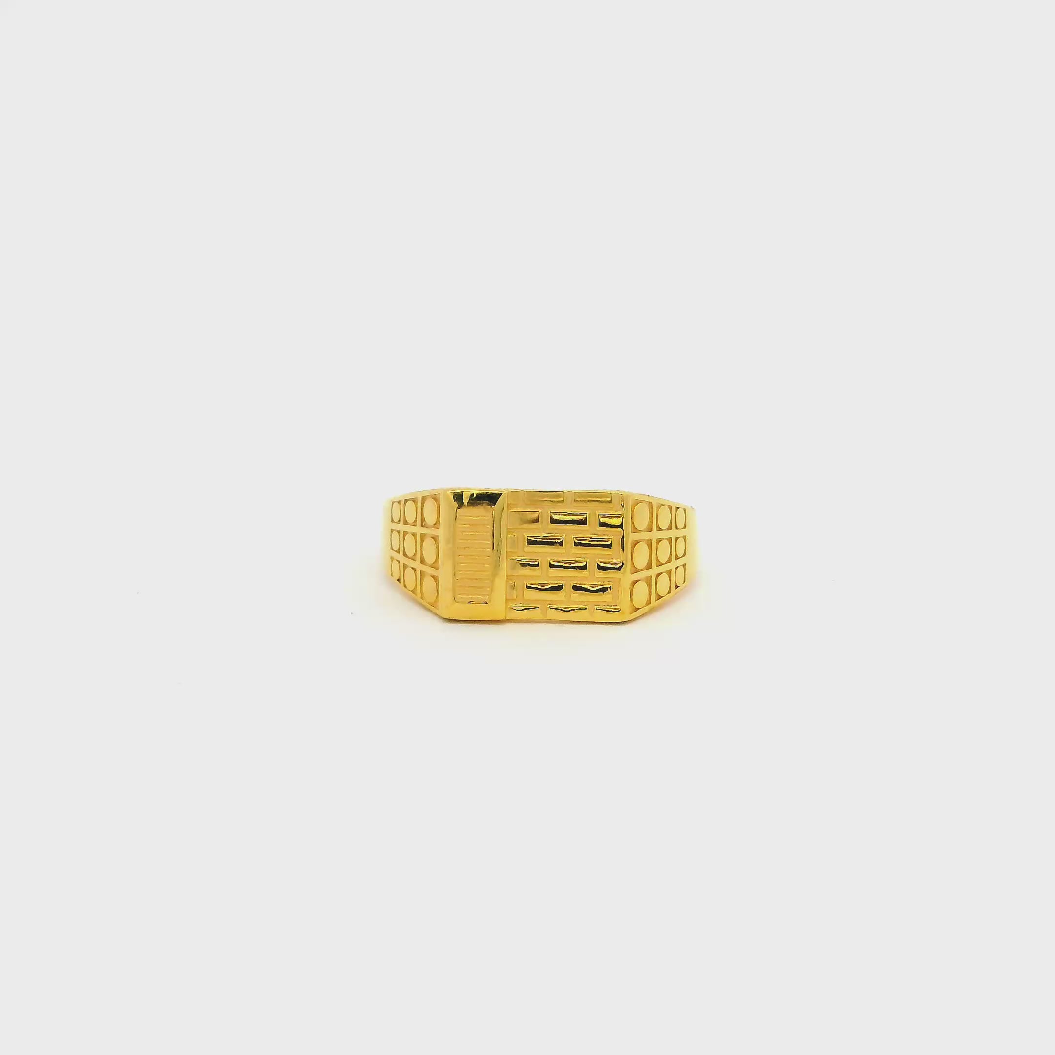 Posh Resilient Gold Ring for Men