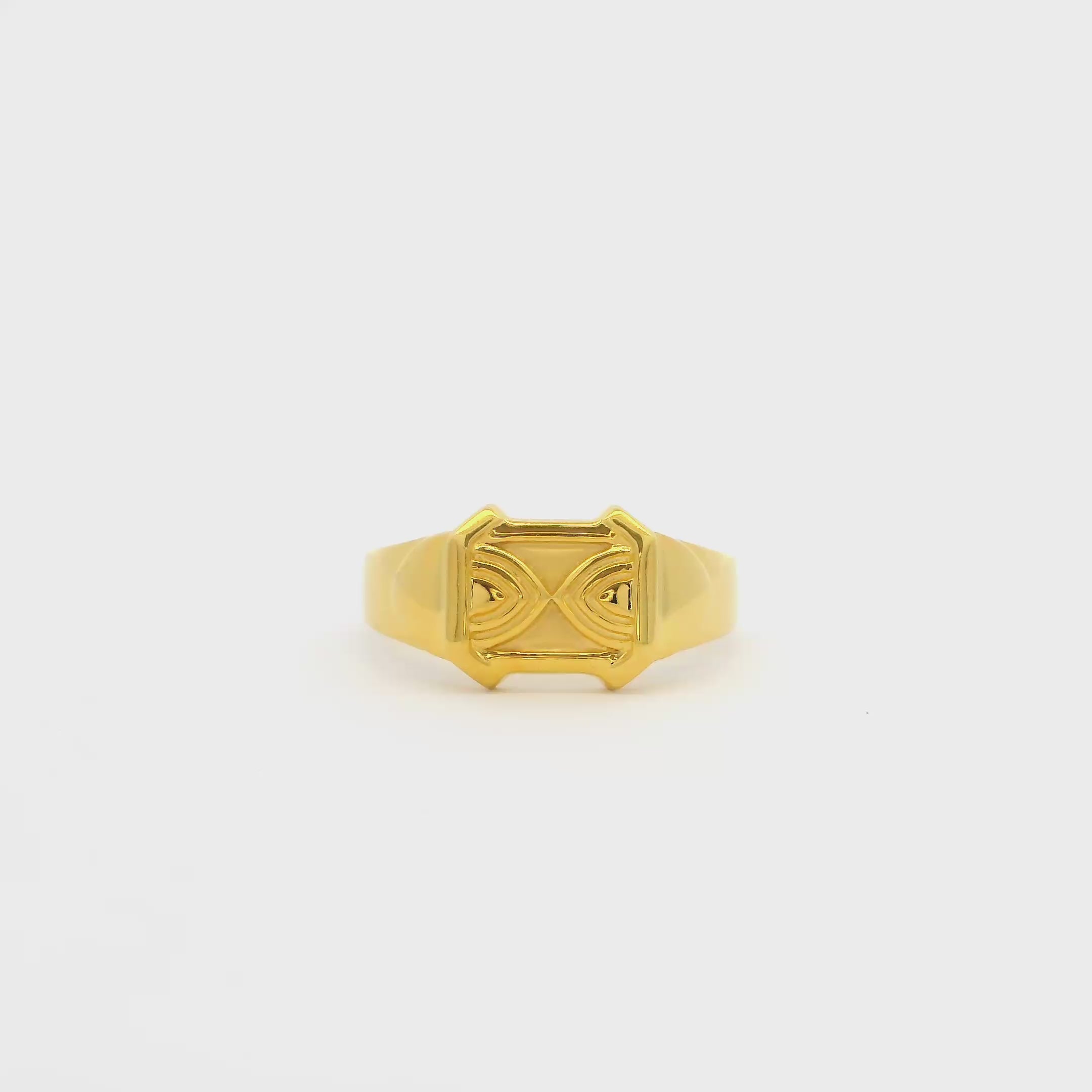 Charismatic Shine Men Gold Ring