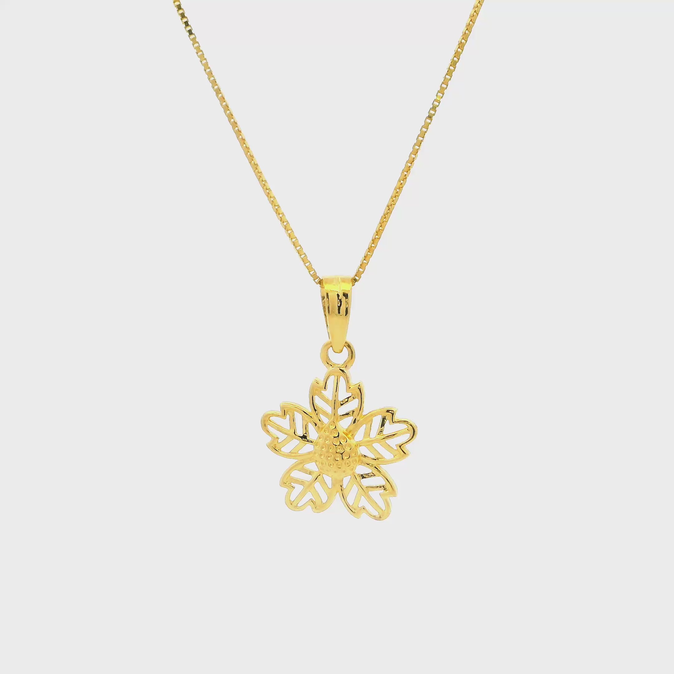 Glorious Maple Leaf Gold Pendant