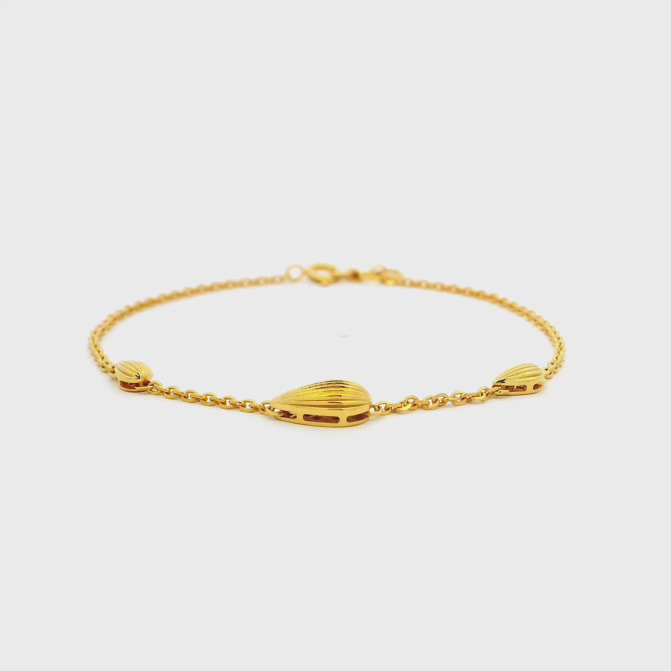 Effortless Glow Gold Bracelet for Women