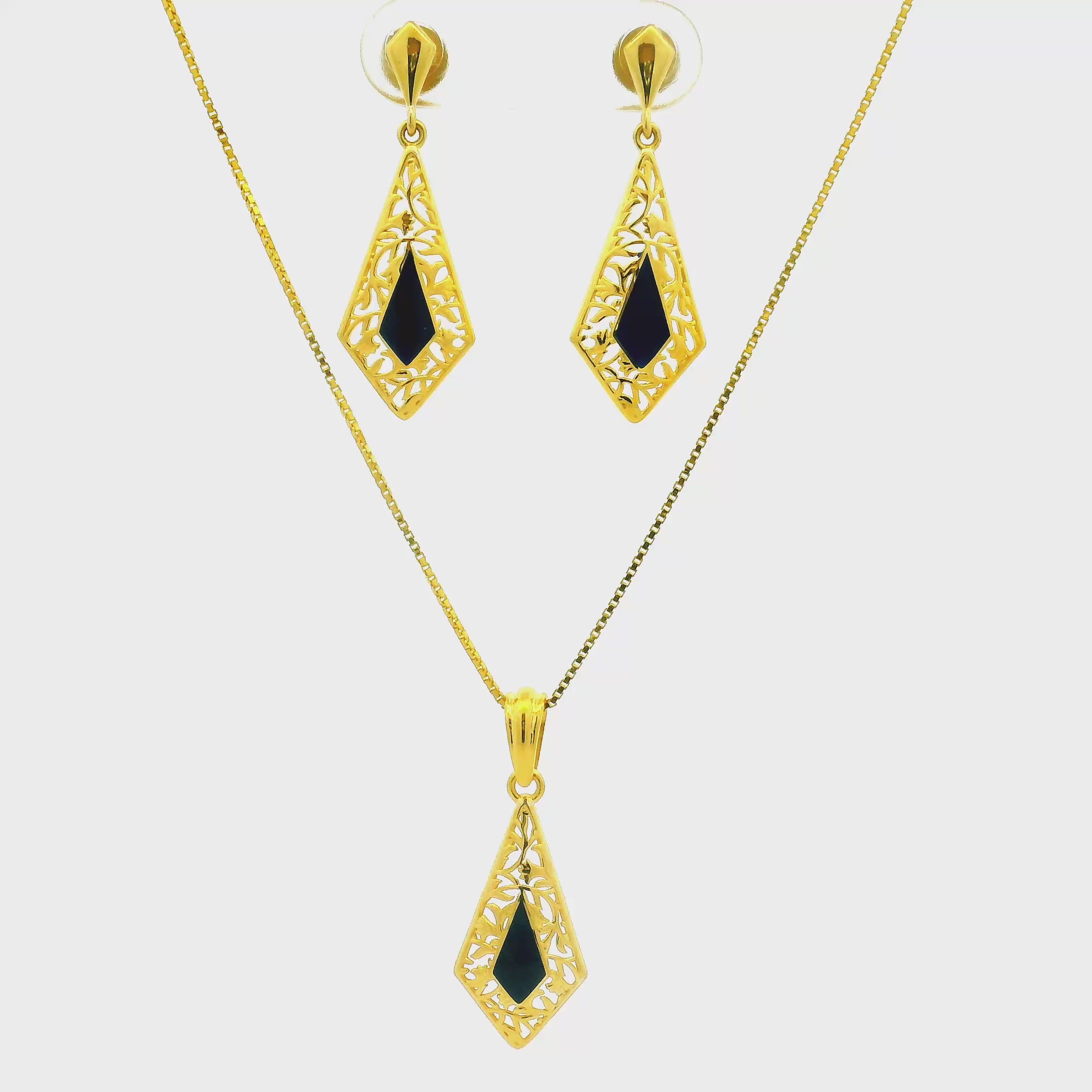 Gold Pendant Set