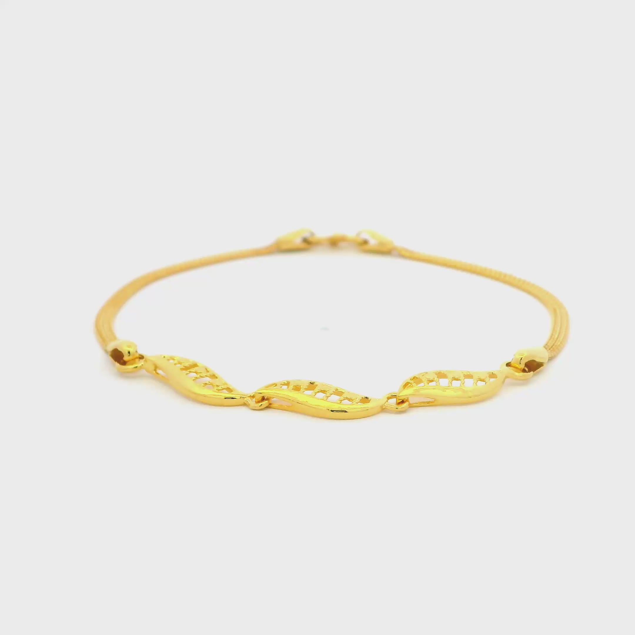 Captivating Swirl Gold Bracelet for Women