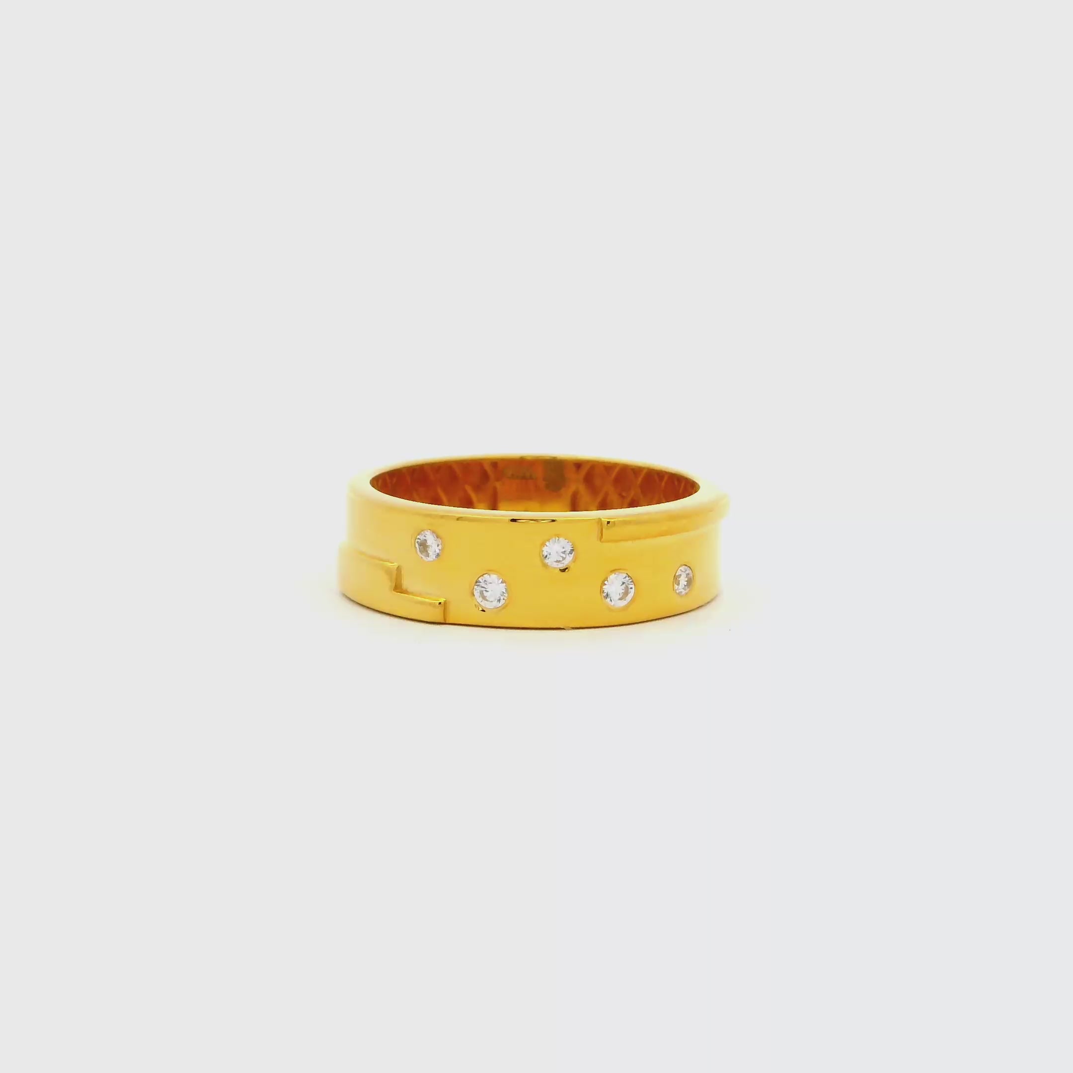 Mighty Radiance Men Gold Ring