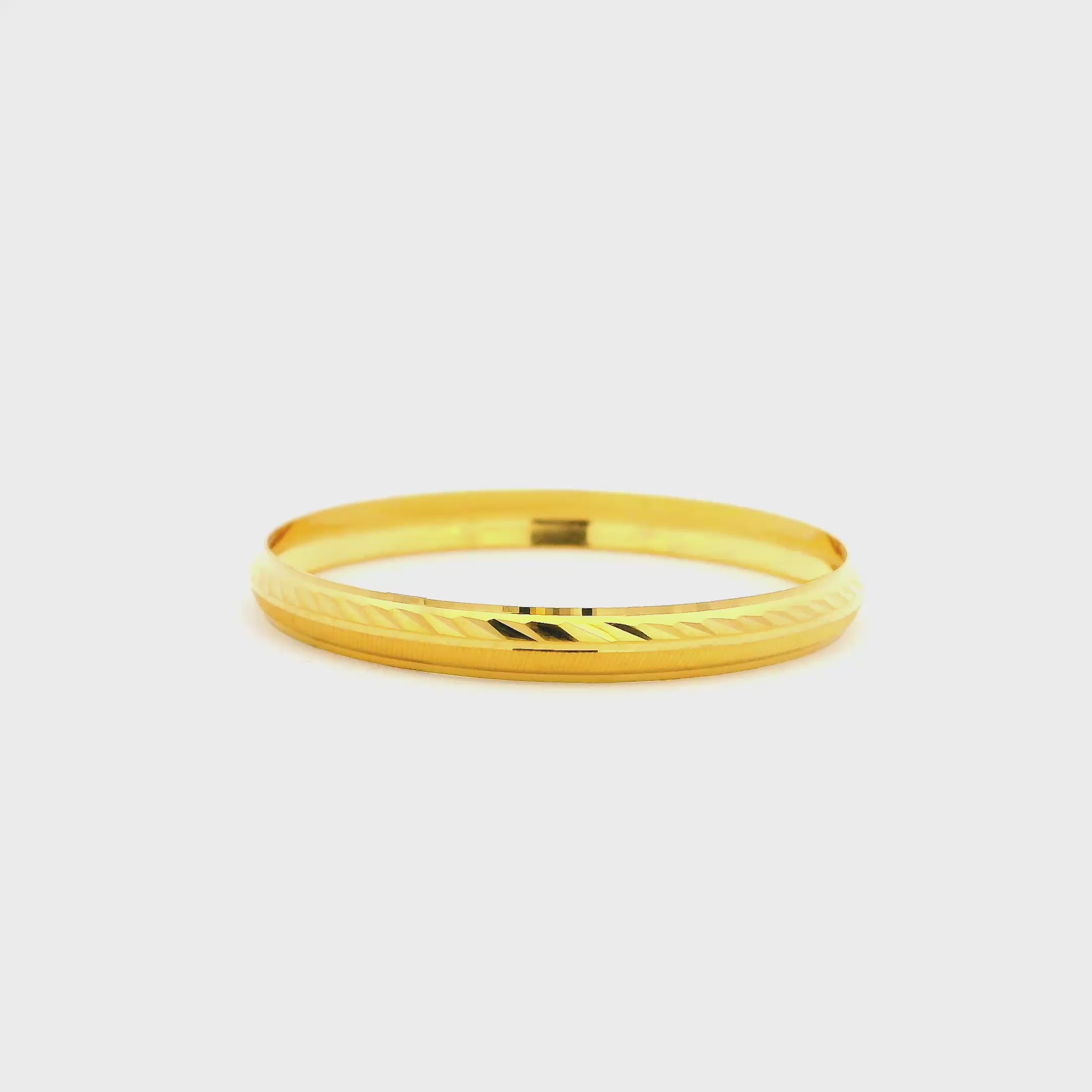 Lovely Glow Gold Infant Bangle