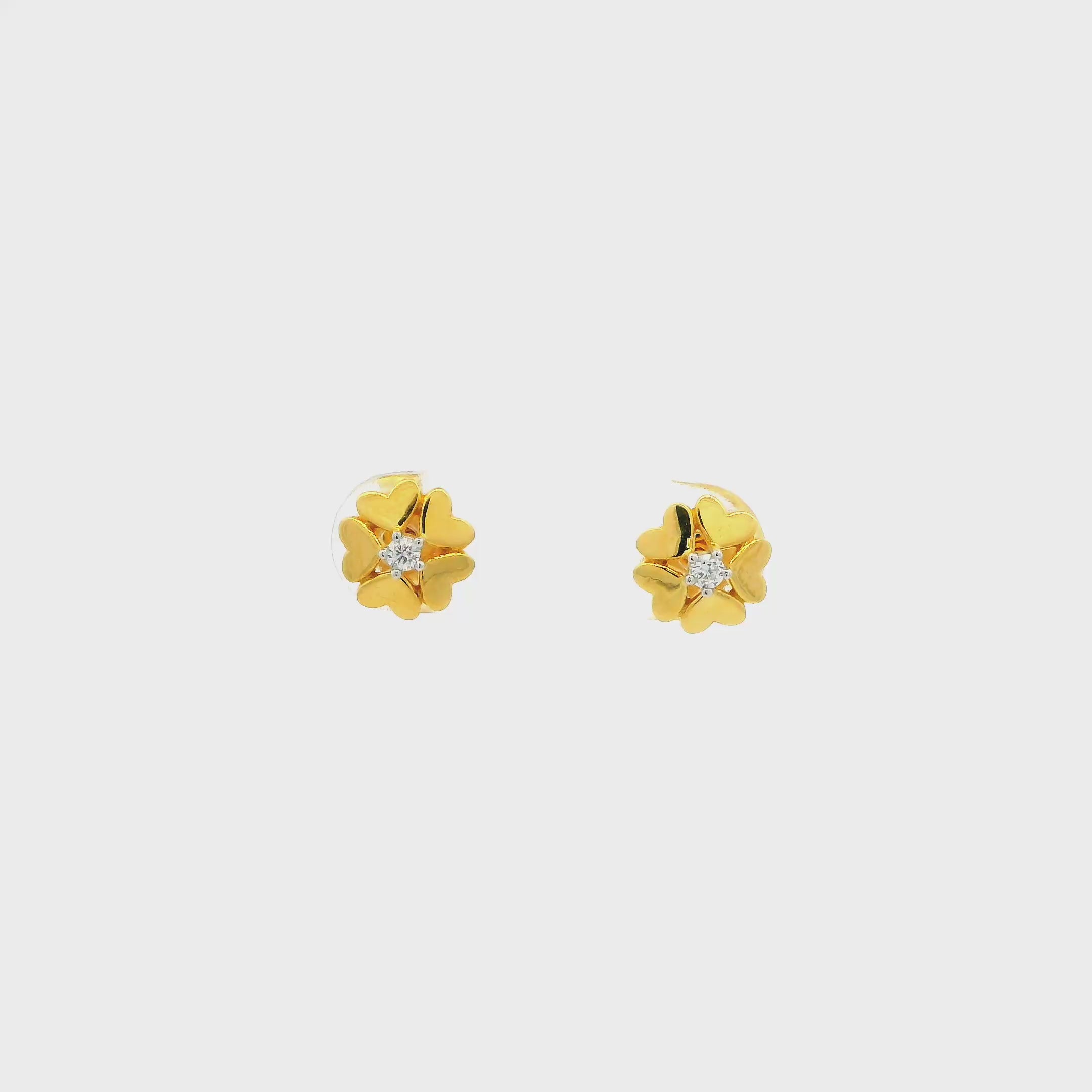 Graceful Petal Design Clover Gold Studs
