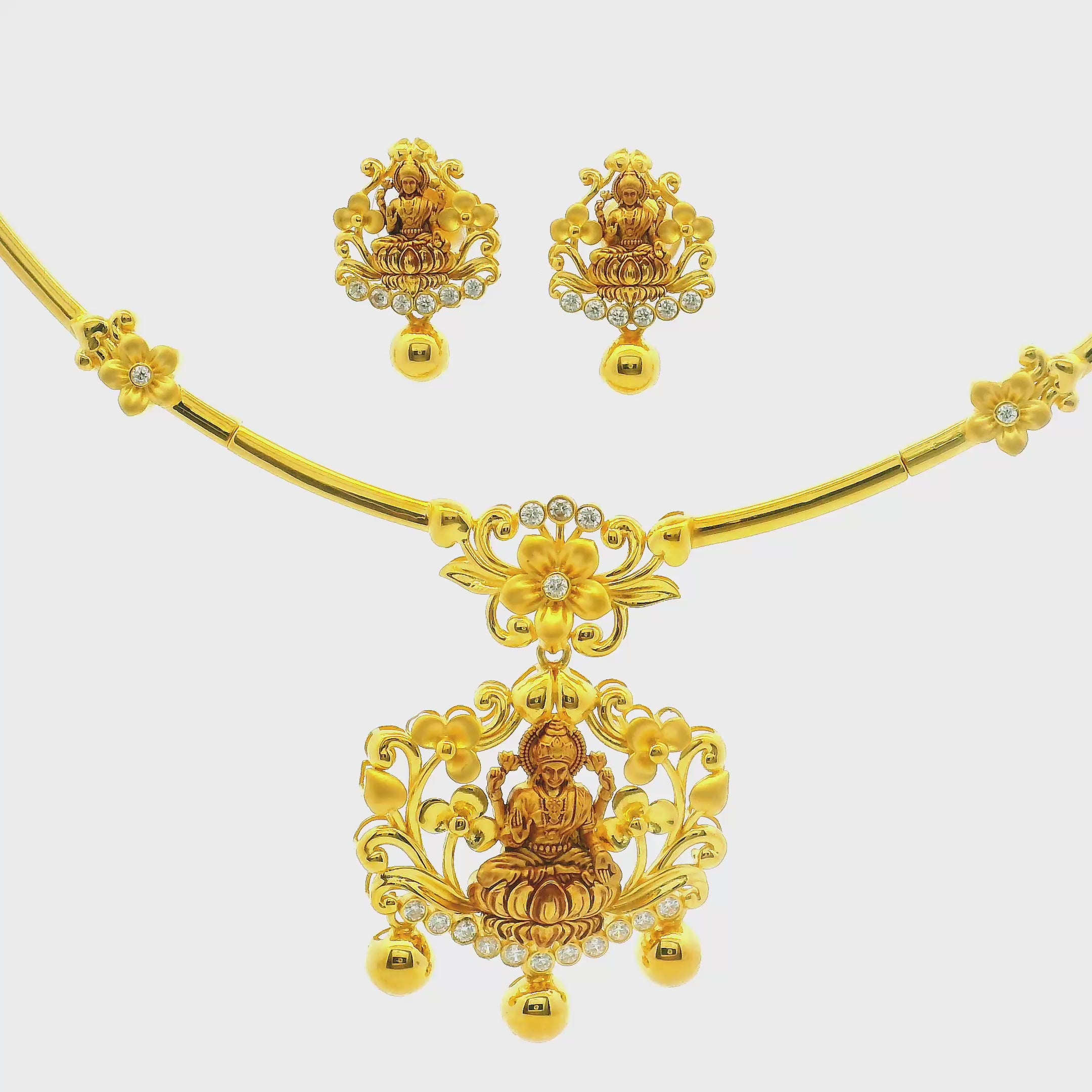 Mesmeric Radiance Gold Necklace