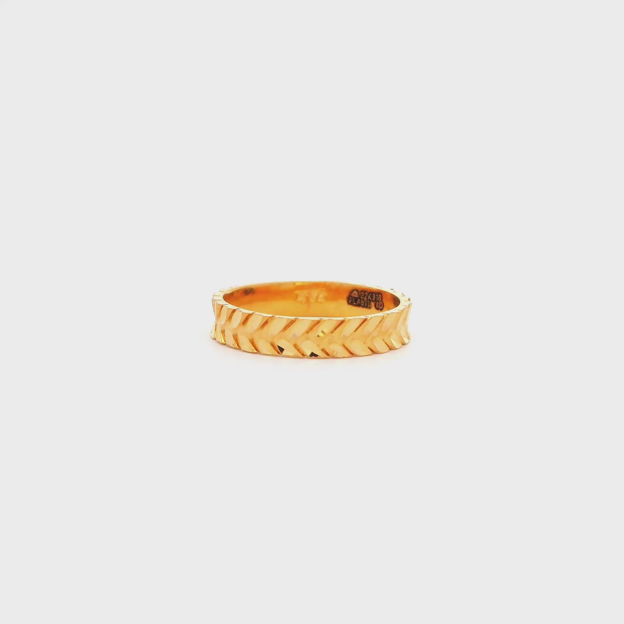 Genteel Waves Gold Ring