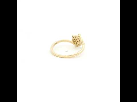 Lustrous and Luminous 9K Diamond Ring