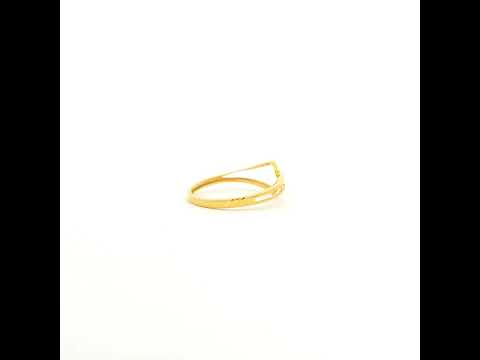 Gleaming Arrow Gold Ring