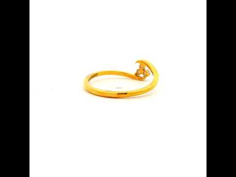 Elegant Simple Trio Stone Gold Ring
